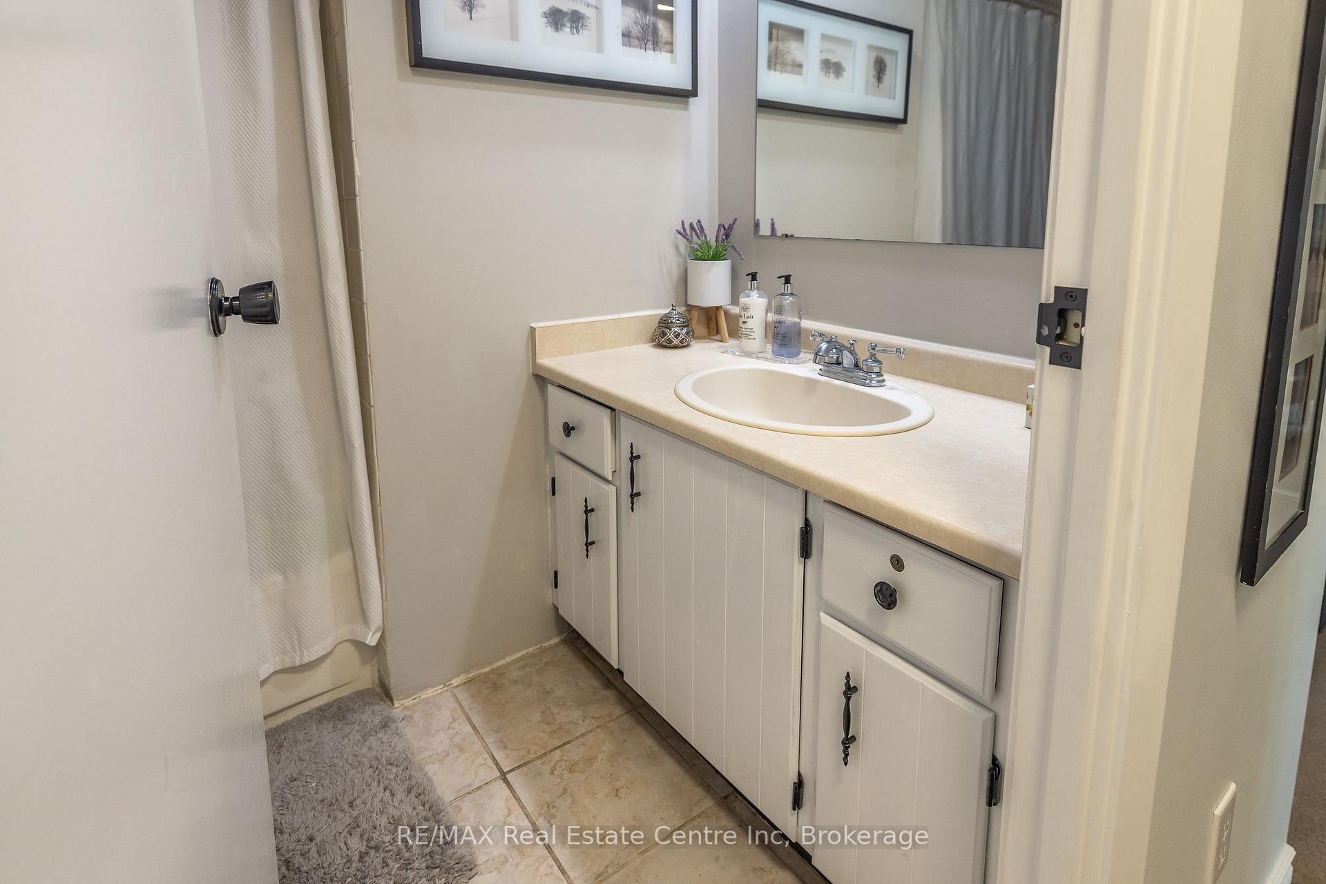 Photo 16 of 7 Westhill Road, Guelph, Willow West/Sugarbush/West Acres — HOMEH