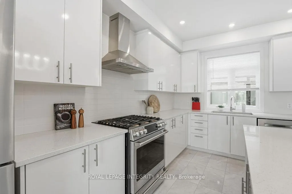 Photo 18 of 207 Osterley Way, Ottawa, Stittsville (South) — HOMEH