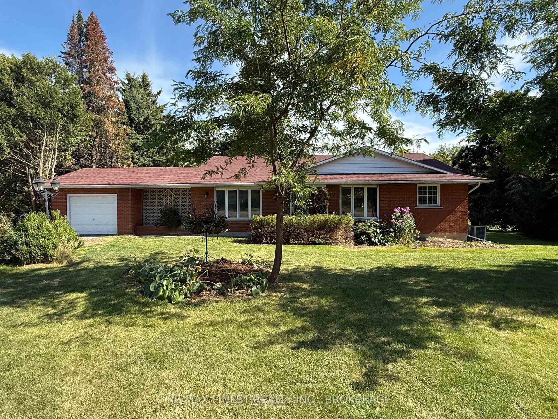 Photo 1 of 1712 Creekside Drive, Loyalist, Lennox and Addington - South — HOMEH