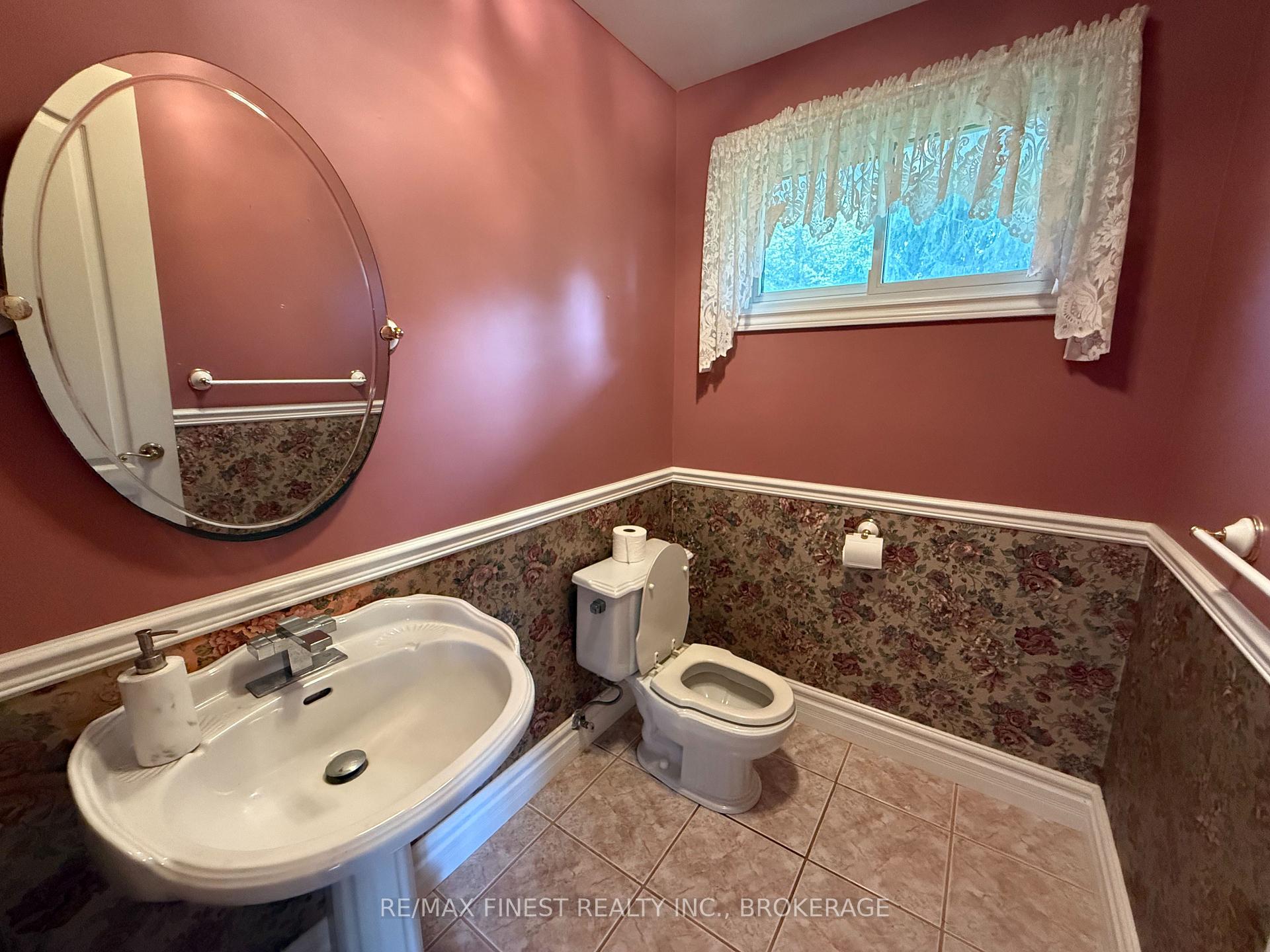 Photo 9 of 1712 Creekside Drive, Loyalist, Lennox and Addington - South — HOMEH