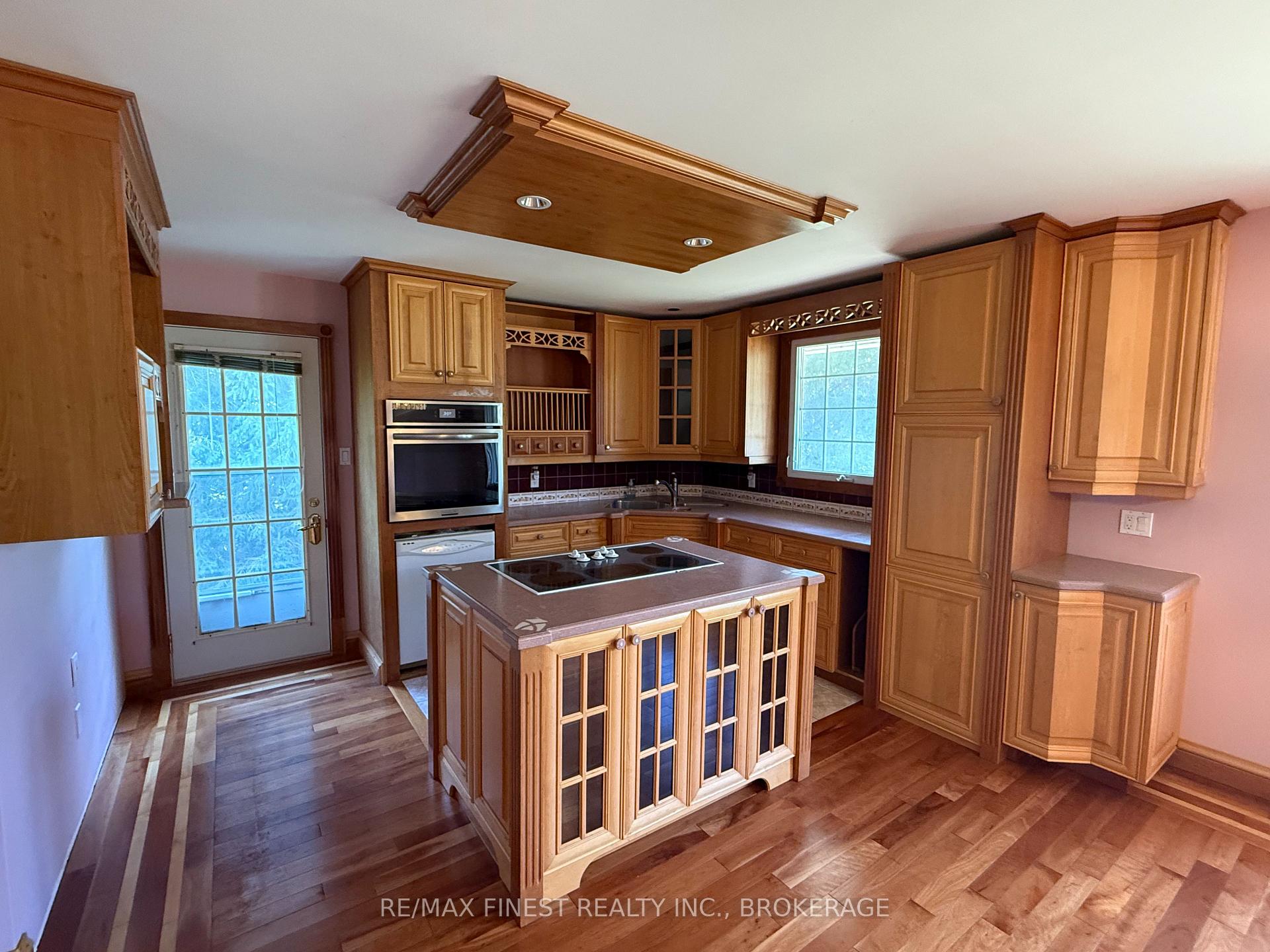 Photo 25 of 1712 Creekside Drive, Loyalist, Lennox and Addington - South — HOMEH