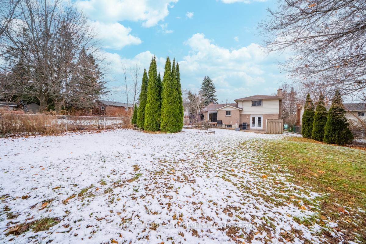 Photo 4 of 43 Shoreview Drive, Barrie, 400 East — HOMEH