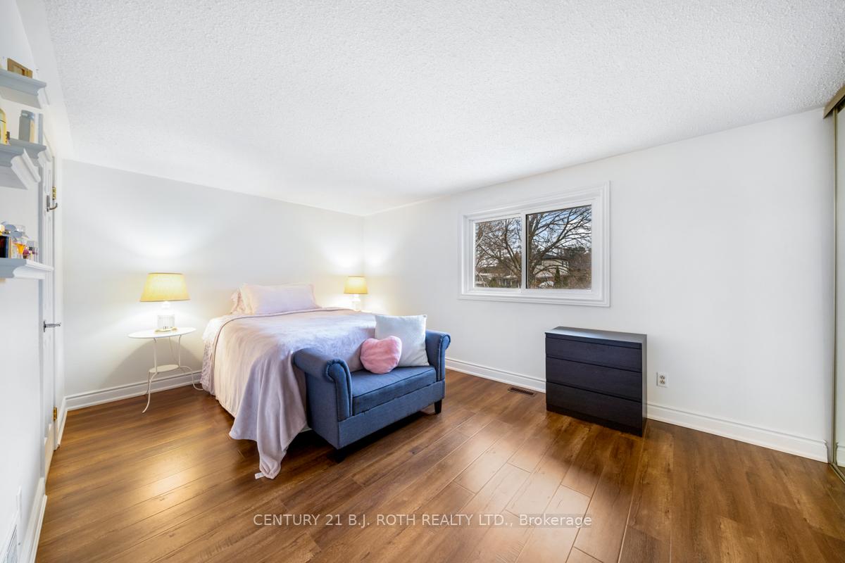 Photo 30 of 43 Shoreview Drive, Barrie, 400 East — HOMEH