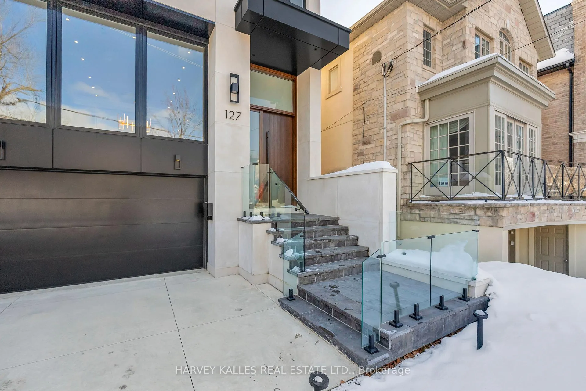 Photo 2 of 127 Joicey Boulevard, Toronto, Bedford Park-Nortown — HOMEH