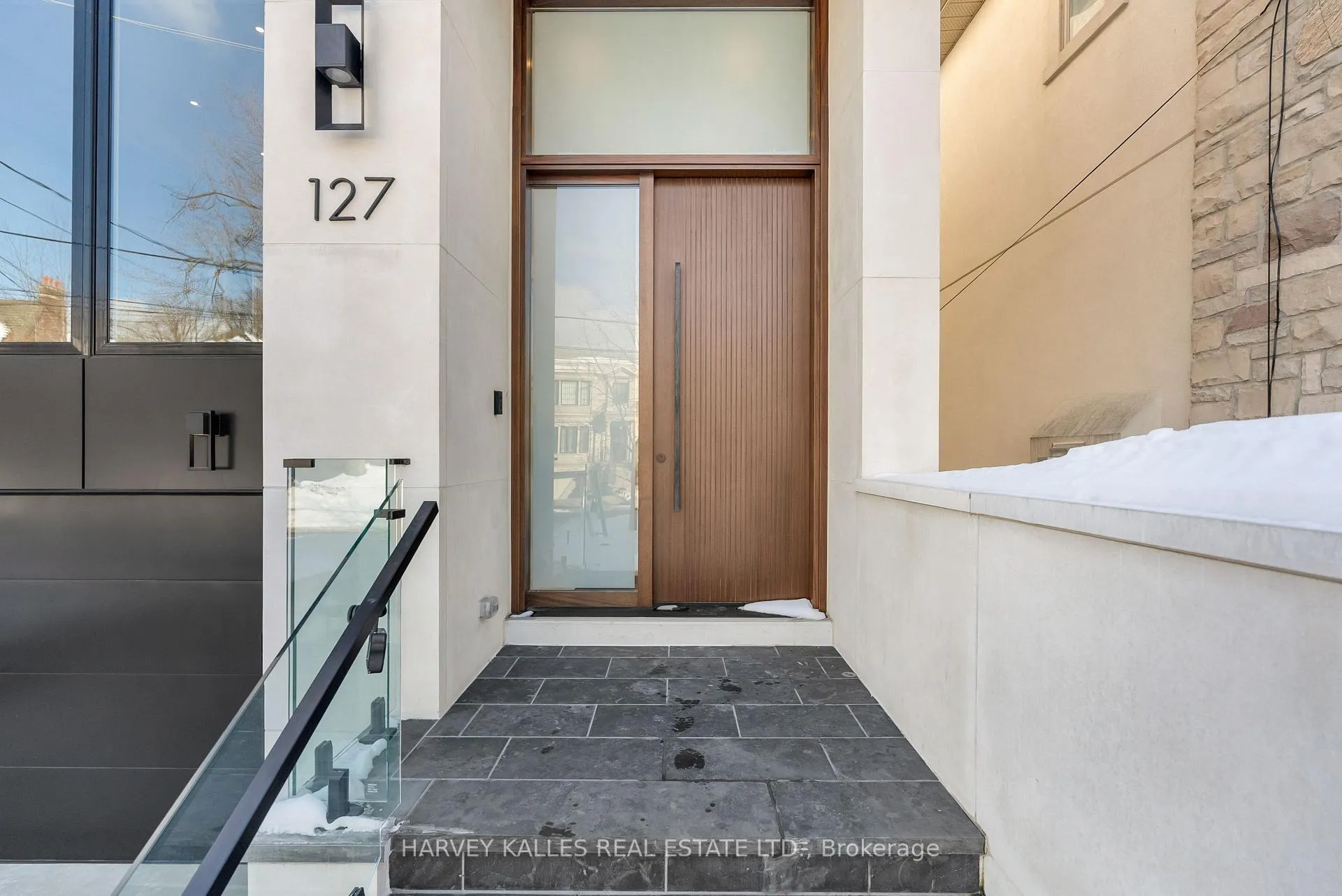 Photo 3 of 127 Joicey Boulevard, Toronto, Bedford Park-Nortown — HOMEH