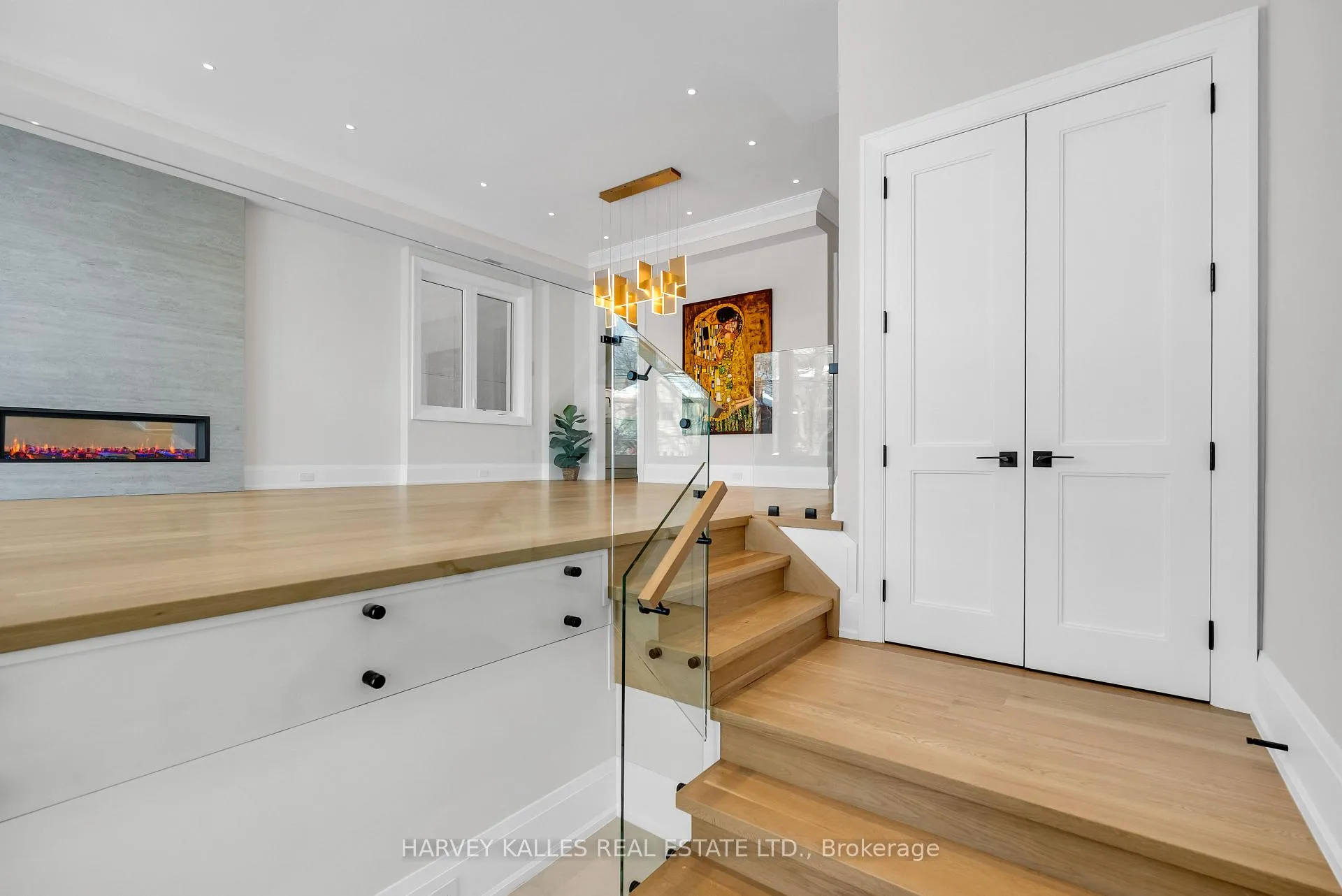 Photo 4 of 127 Joicey Boulevard, Toronto, Bedford Park-Nortown — HOMEH