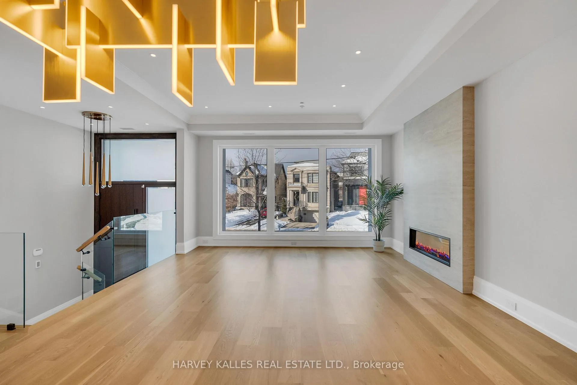 Photo 9 of 127 Joicey Boulevard, Toronto, Bedford Park-Nortown — HOMEH
