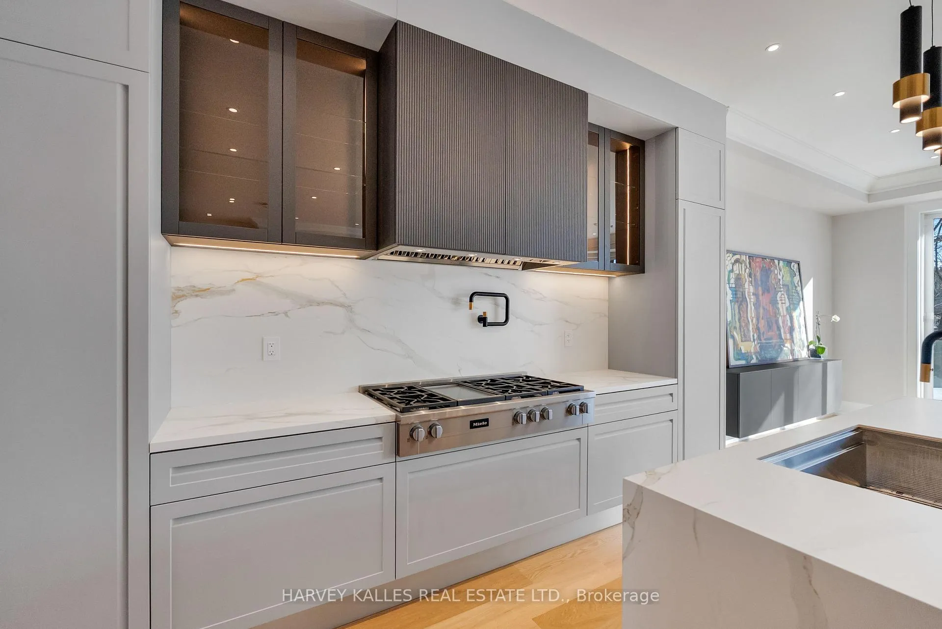 Photo 17 of 127 Joicey Boulevard, Toronto, Bedford Park-Nortown — HOMEH
