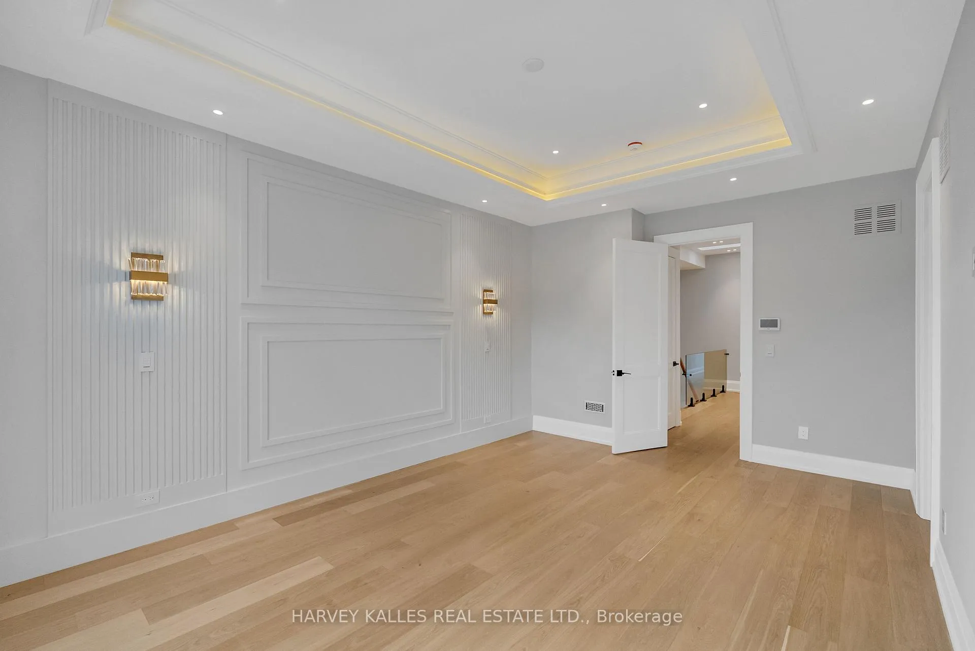 Photo 27 of 127 Joicey Boulevard, Toronto, Bedford Park-Nortown — HOMEH