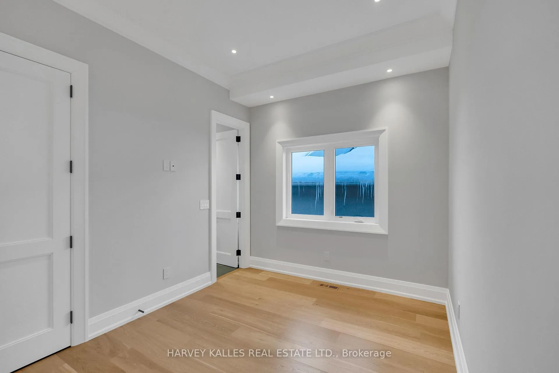Photo 32 of 127 Joicey Boulevard, Toronto, Bedford Park-Nortown — HOMEH