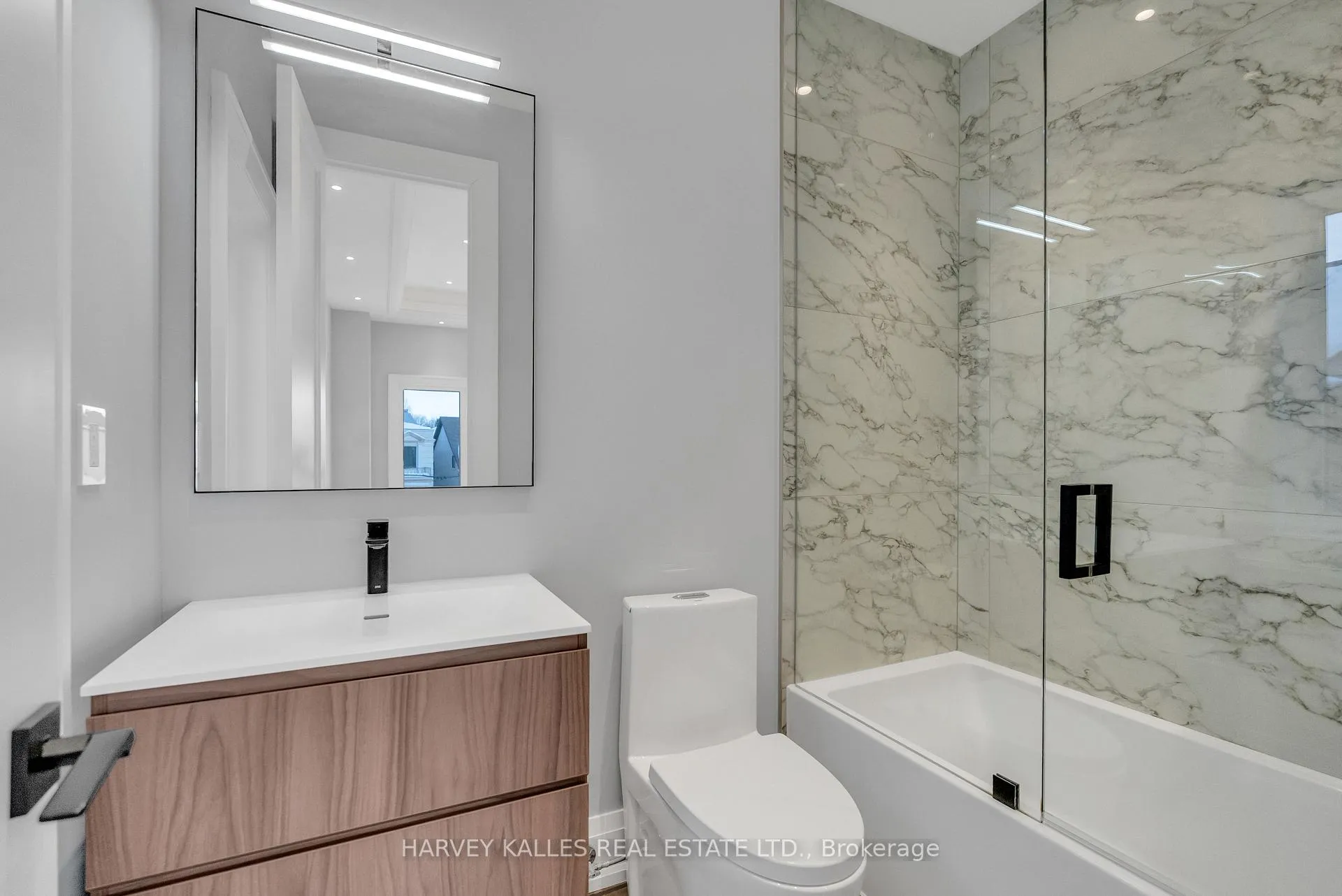 Photo 36 of 127 Joicey Boulevard, Toronto, Bedford Park-Nortown — HOMEH