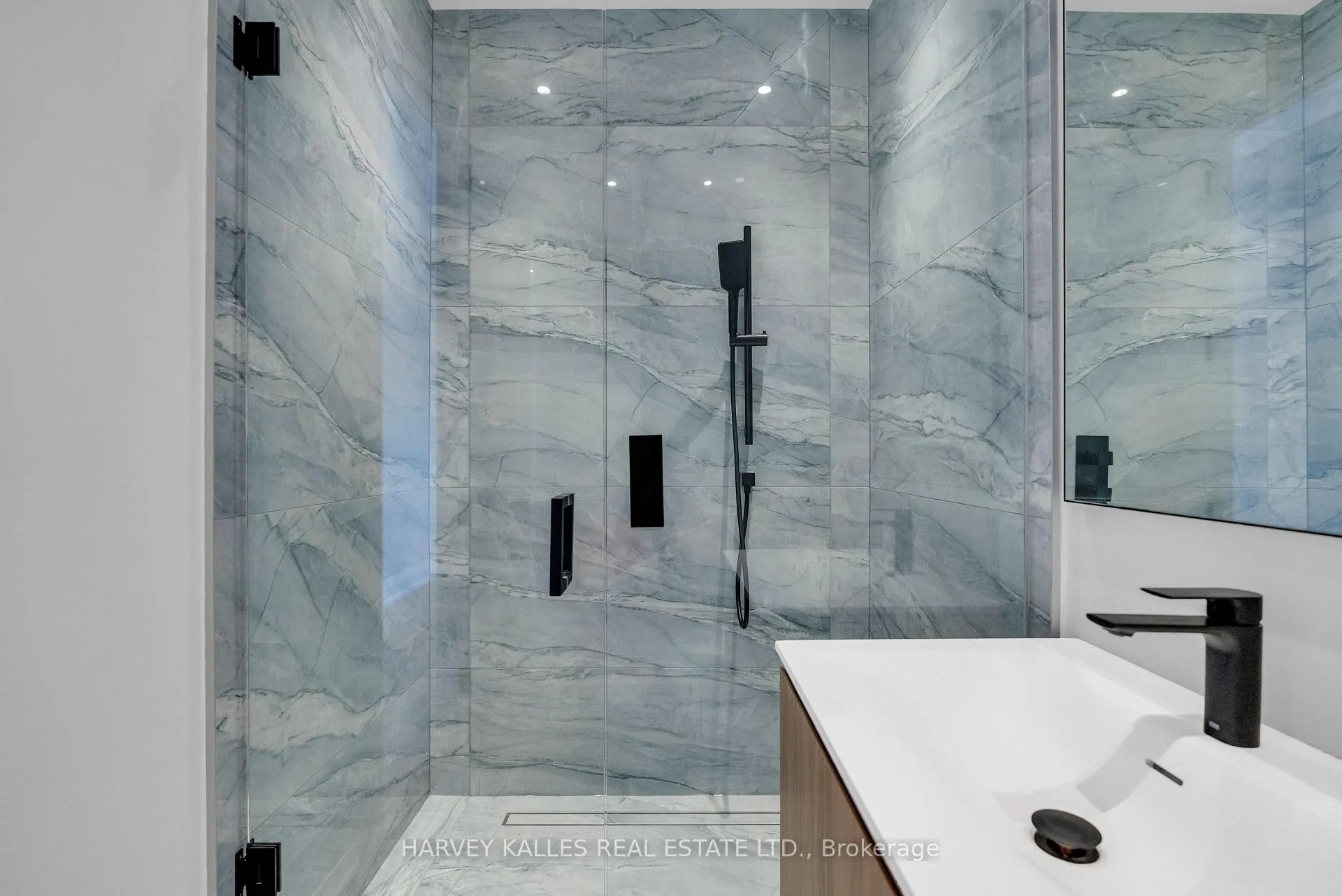 Photo 39 of 127 Joicey Boulevard, Toronto, Bedford Park-Nortown — HOMEH