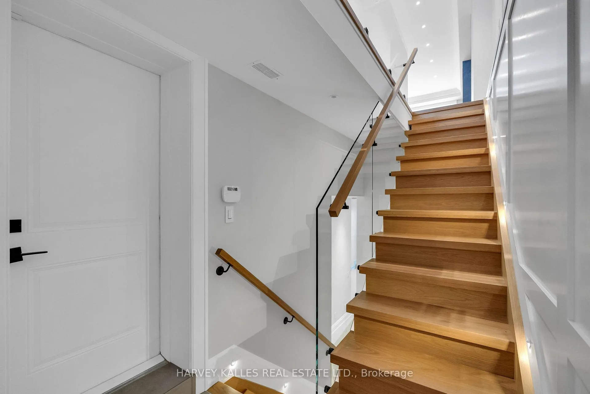 Photo 41 of 127 Joicey Boulevard, Toronto, Bedford Park-Nortown — HOMEH
