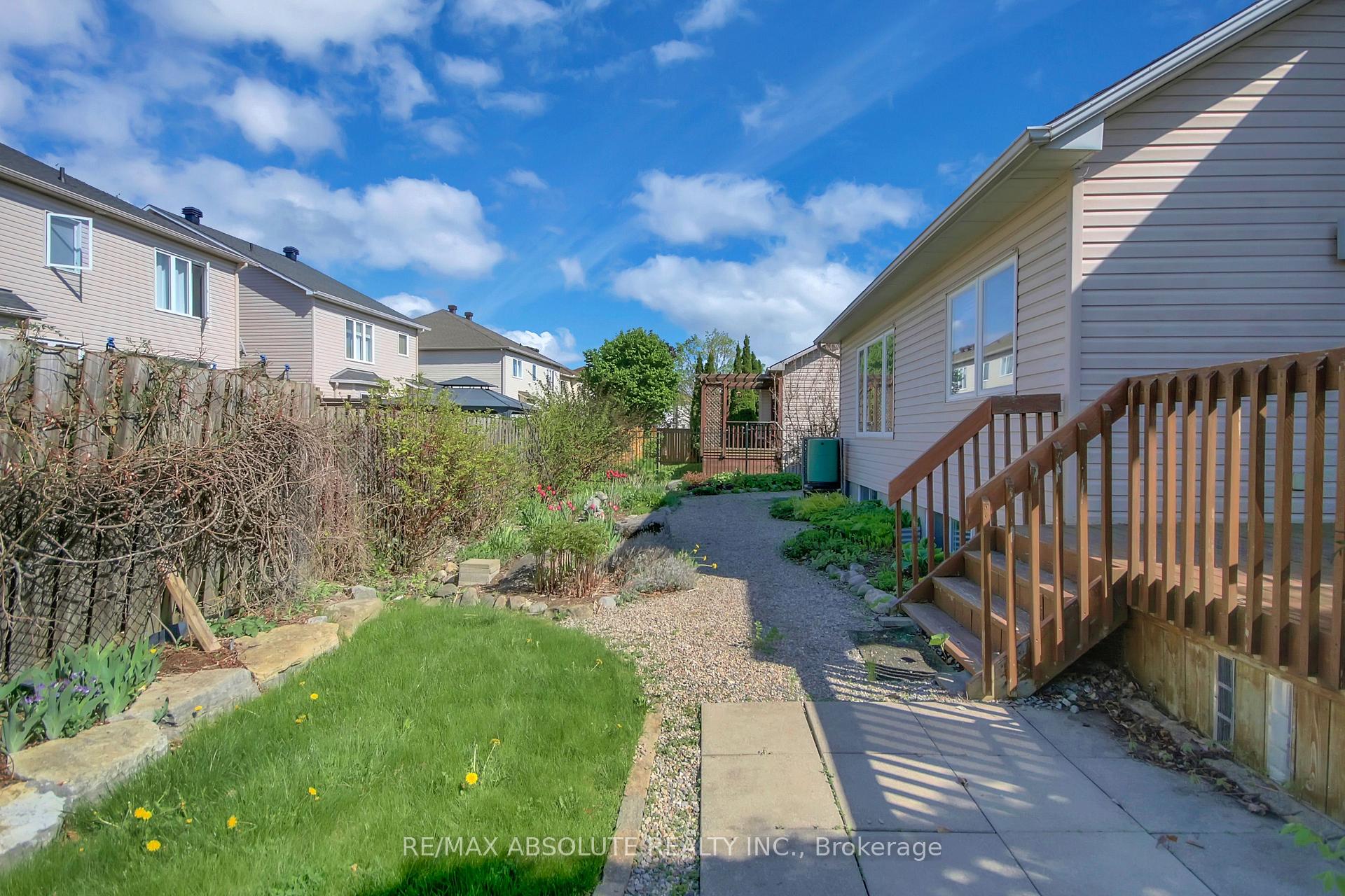 Photo 13 of 9 Camberley Street, Ottawa, Barrhaven East — HOMEH