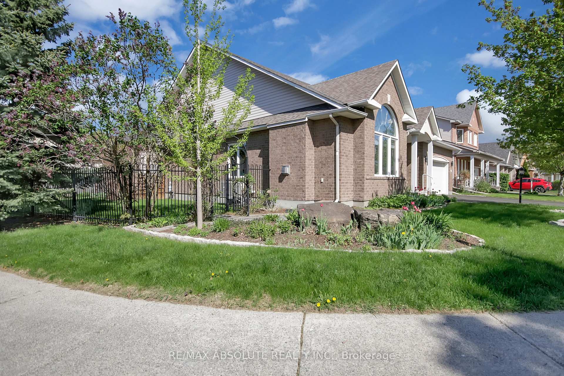 Photo 15 of 9 Camberley Street, Ottawa, Barrhaven East — HOMEH
