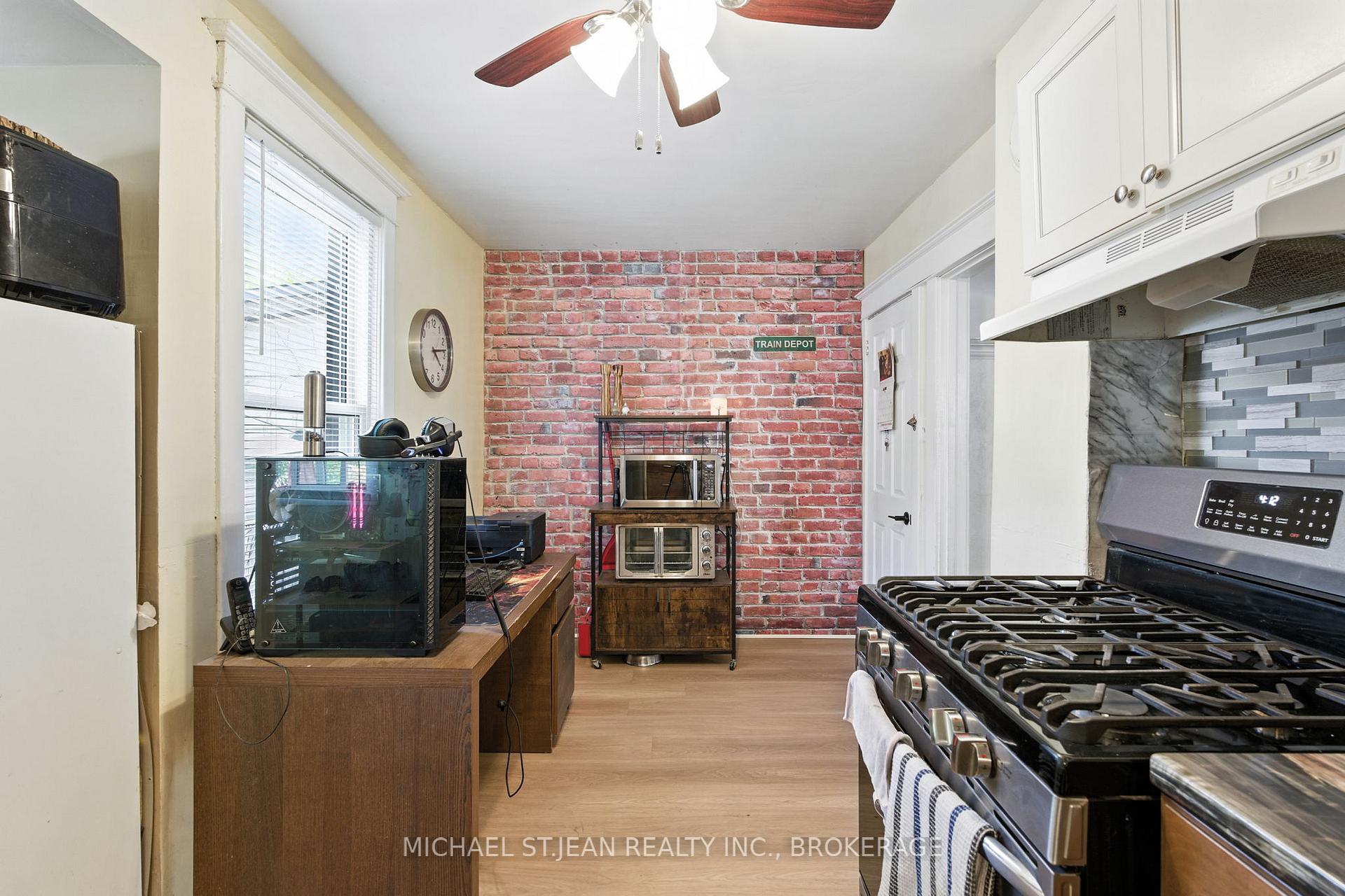 Photo 35 of 98 Tuxedo Avenue N, Hamilton, Crown Point — HOMEH