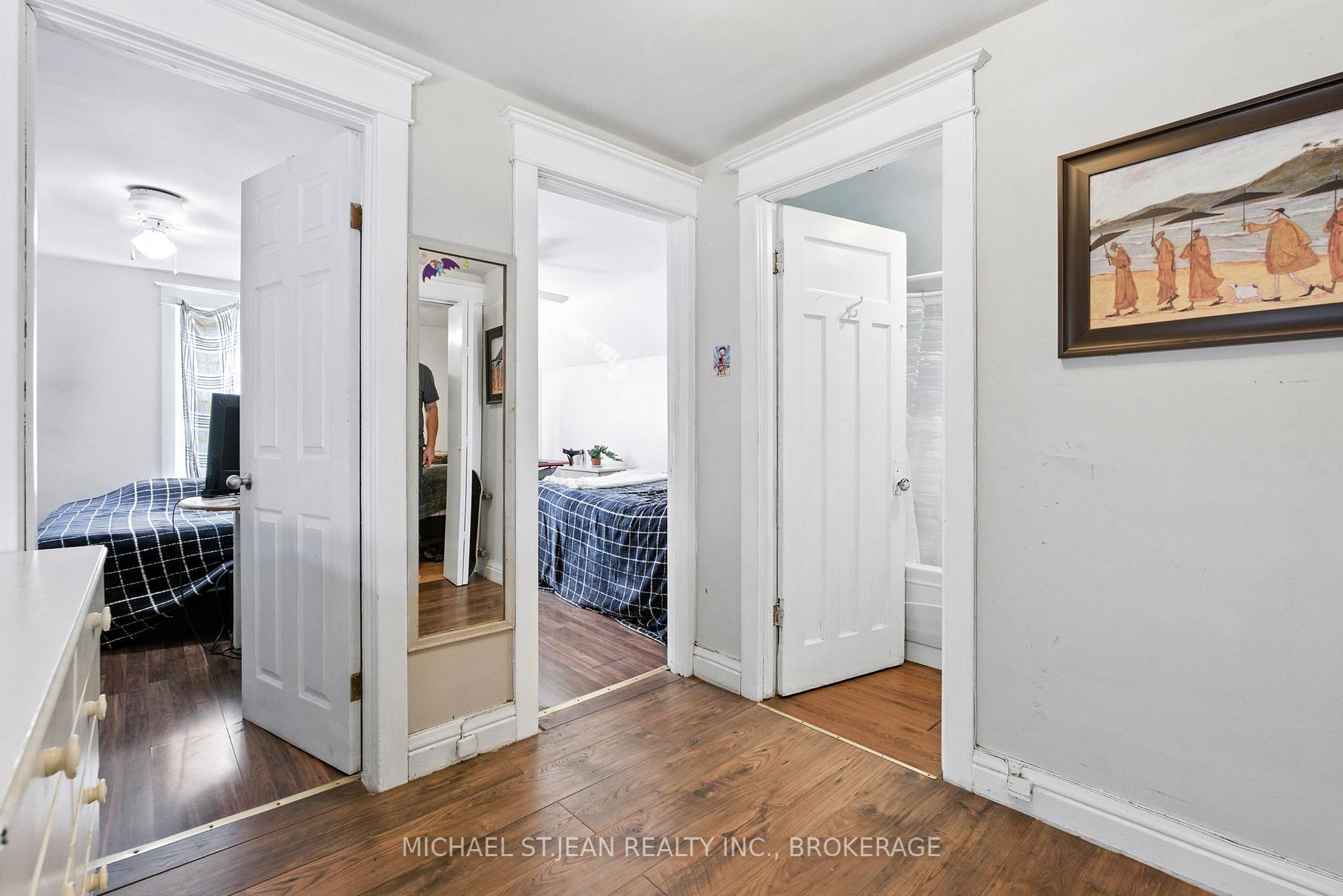 Photo 39 of 98 Tuxedo Avenue N, Hamilton, Crown Point — HOMEH