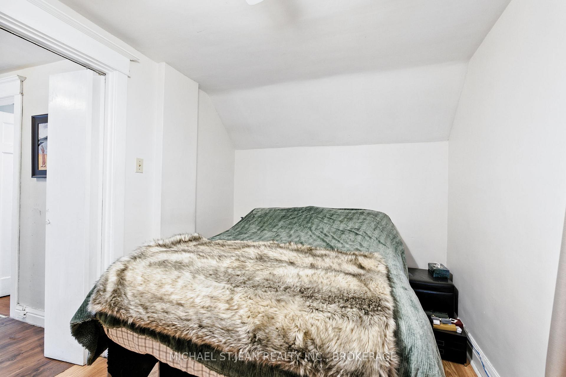 Photo 40 of 98 Tuxedo Avenue N, Hamilton, Crown Point — HOMEH