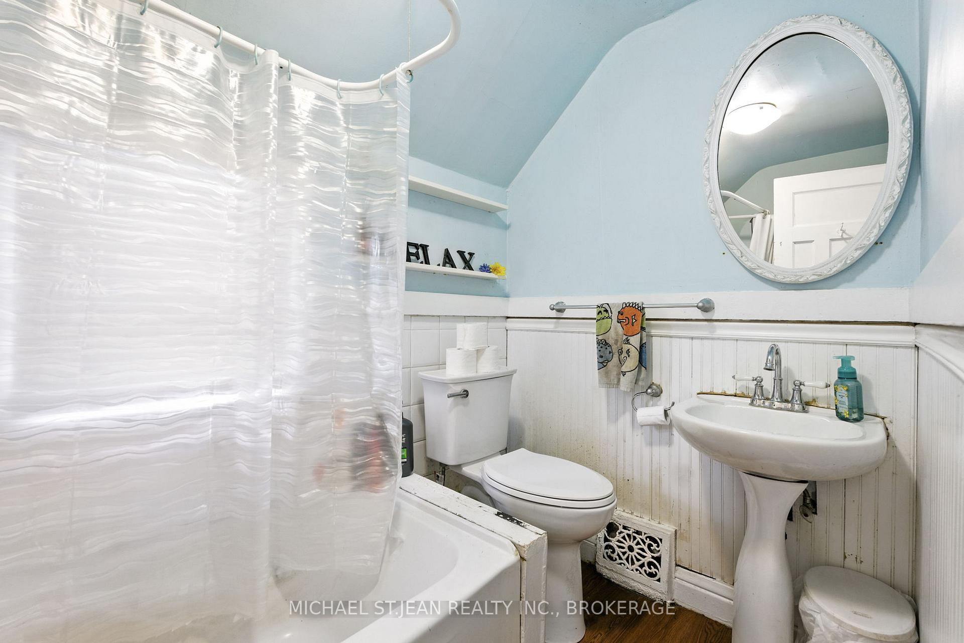 Photo 53 of 98 Tuxedo Avenue N, Hamilton, Crown Point — HOMEH