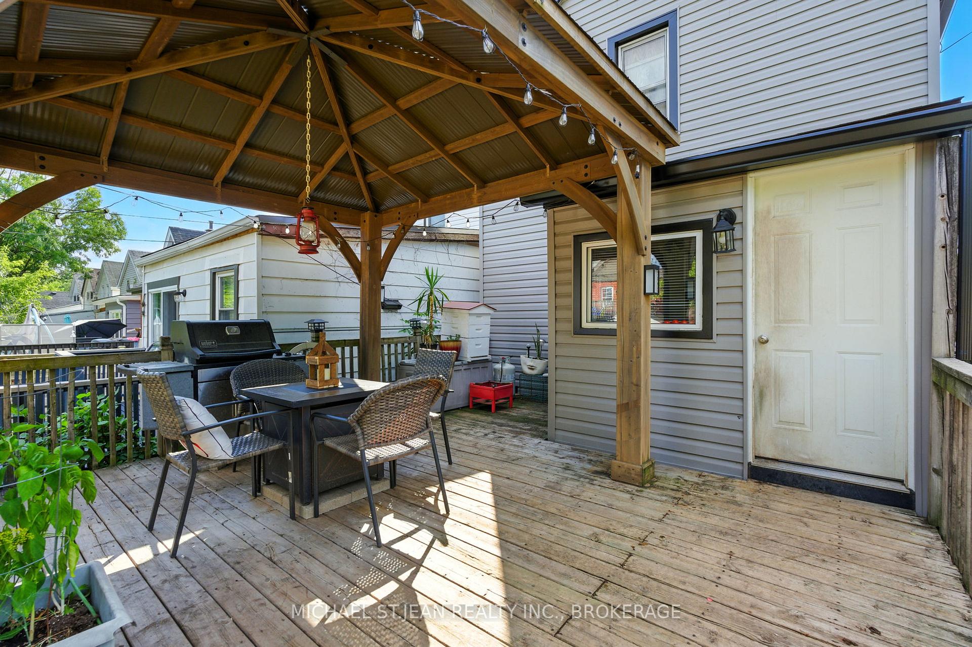 Photo 56 of 98 Tuxedo Avenue N, Hamilton, Crown Point — HOMEH