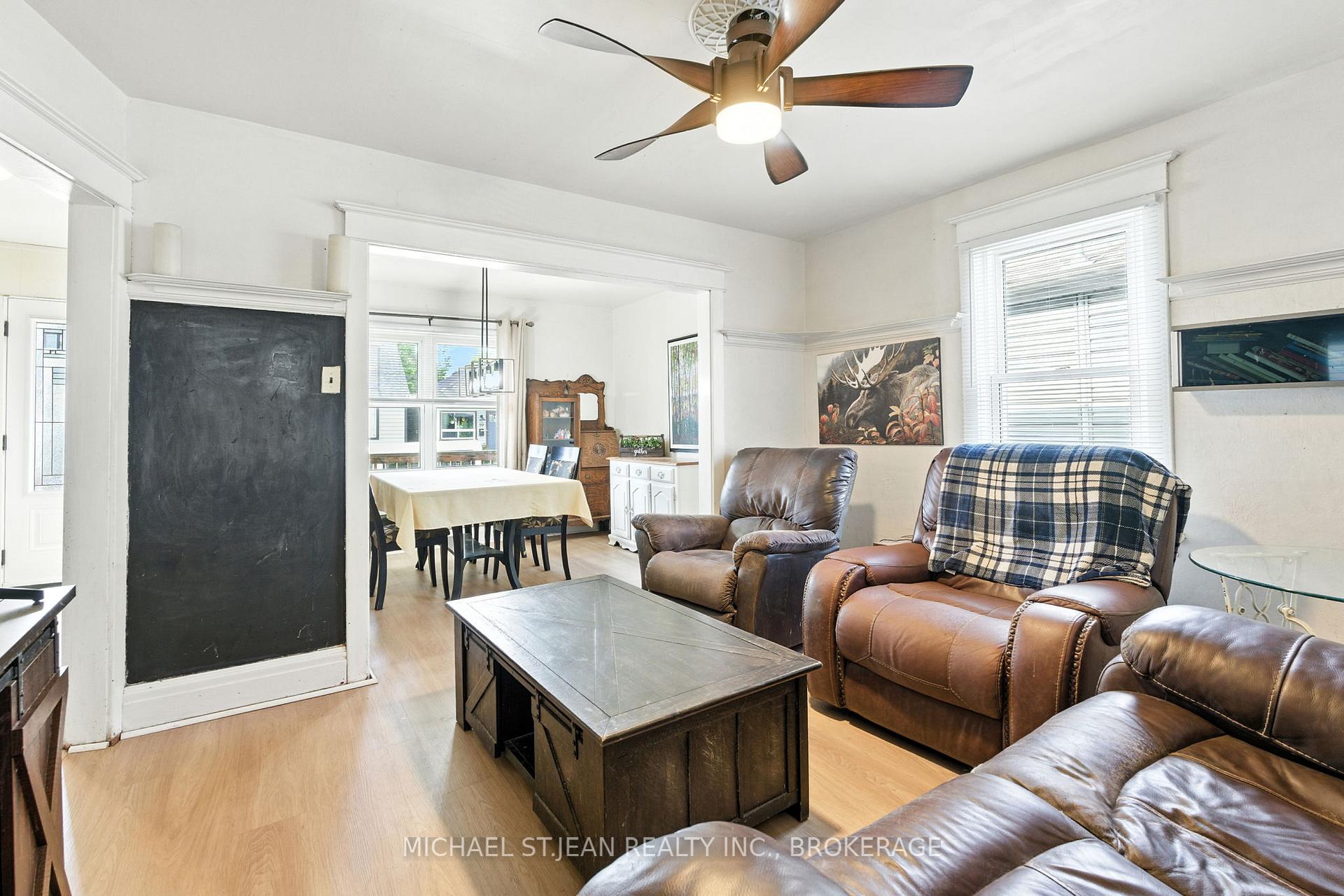Photo 10 of 98 Tuxedo Avenue N, Hamilton, Crown Point — HOMEH