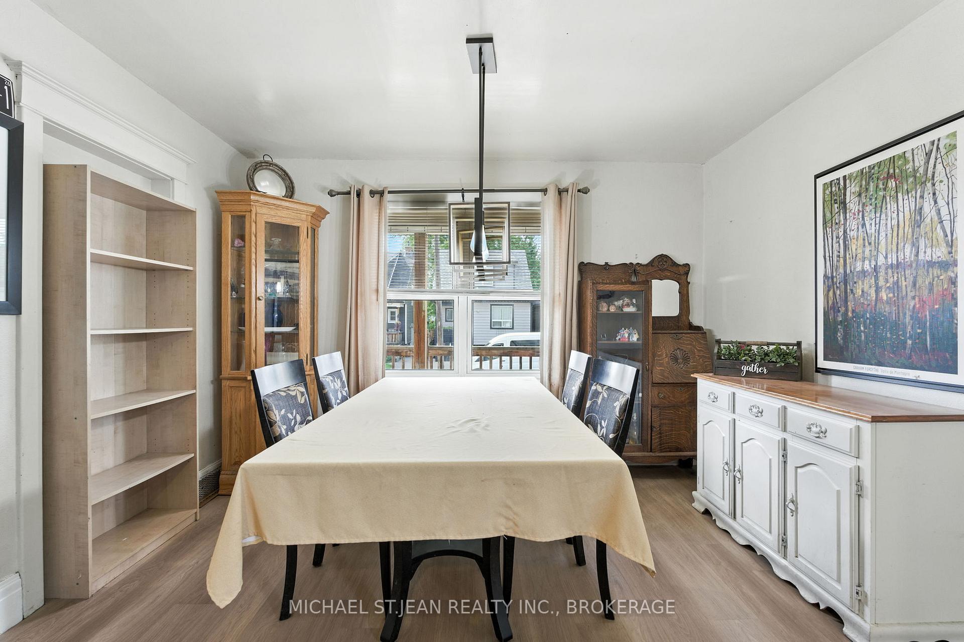 Photo 11 of 98 Tuxedo Avenue N, Hamilton, Crown Point — HOMEH