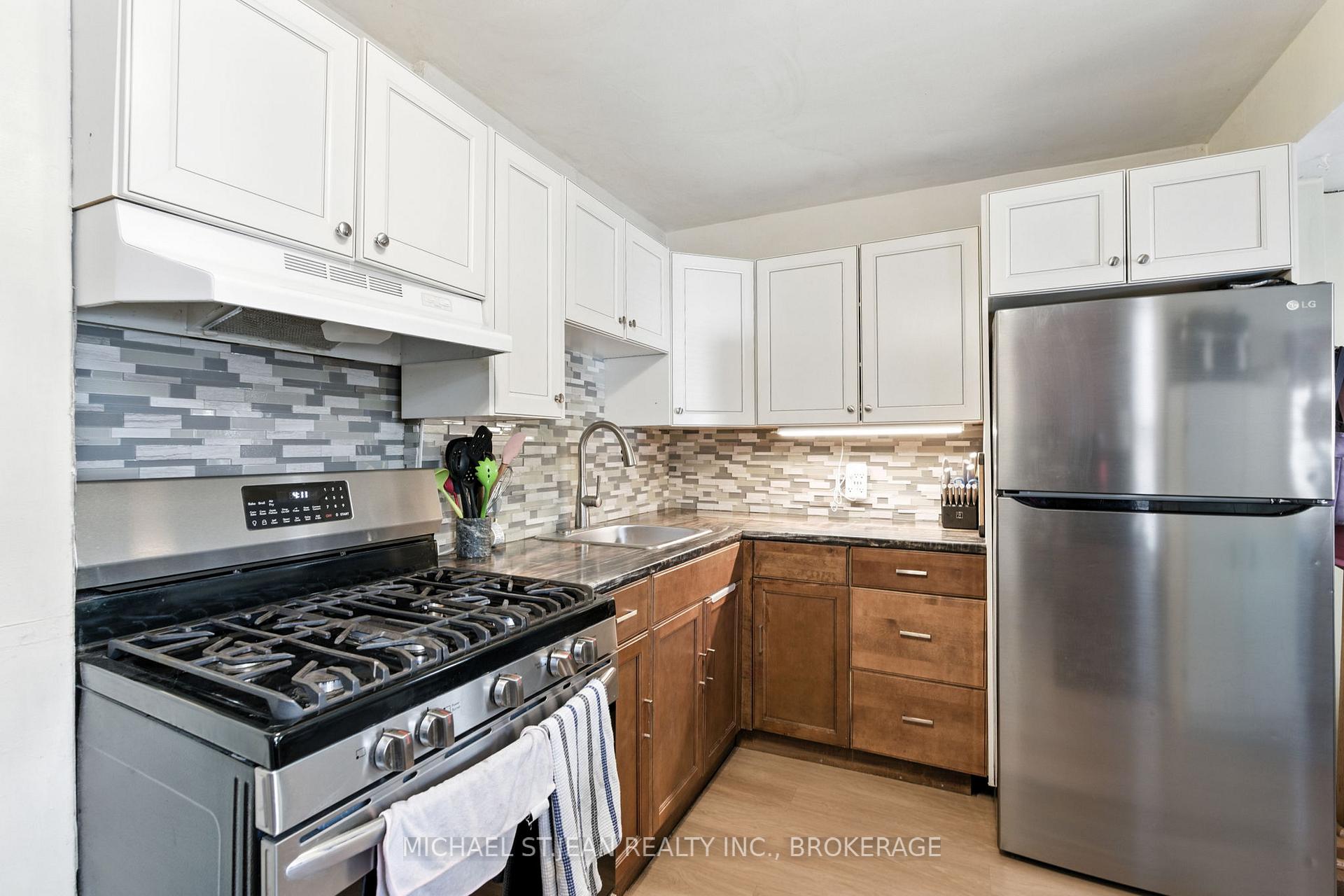 Photo 14 of 98 Tuxedo Avenue N, Hamilton, Crown Point — HOMEH