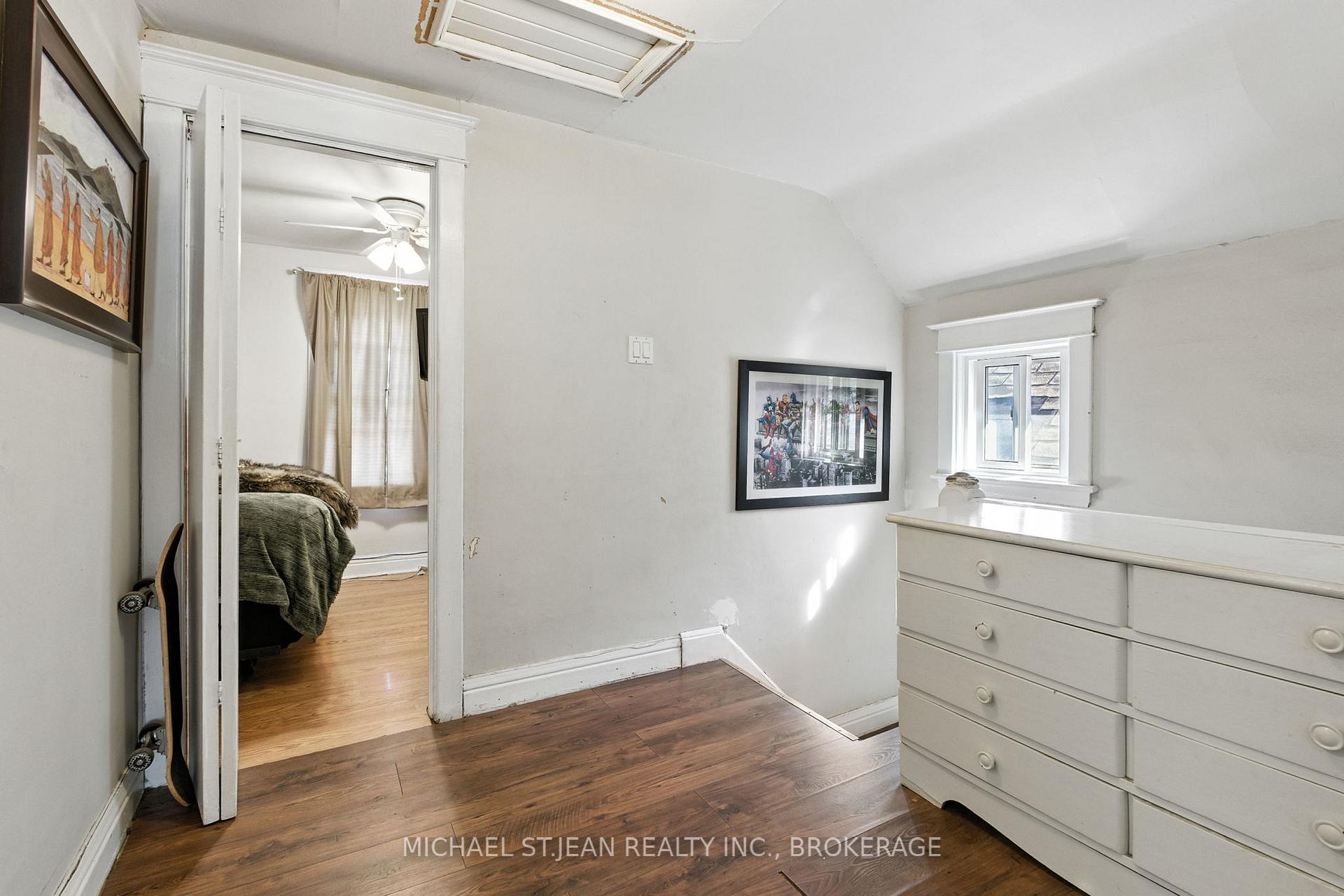 Photo 19 of 98 Tuxedo Avenue N, Hamilton, Crown Point — HOMEH