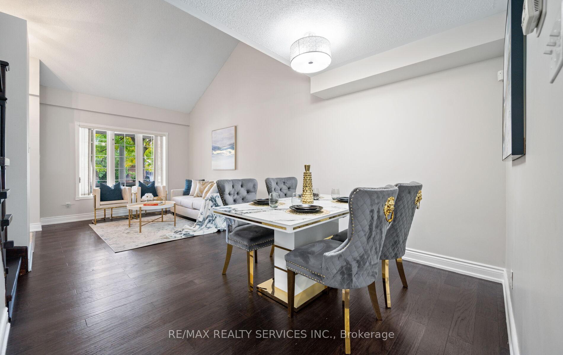 Photo 10 of 45 Heartleaf Crescent, Brampton, Fletcher's Meadow — HOMEH