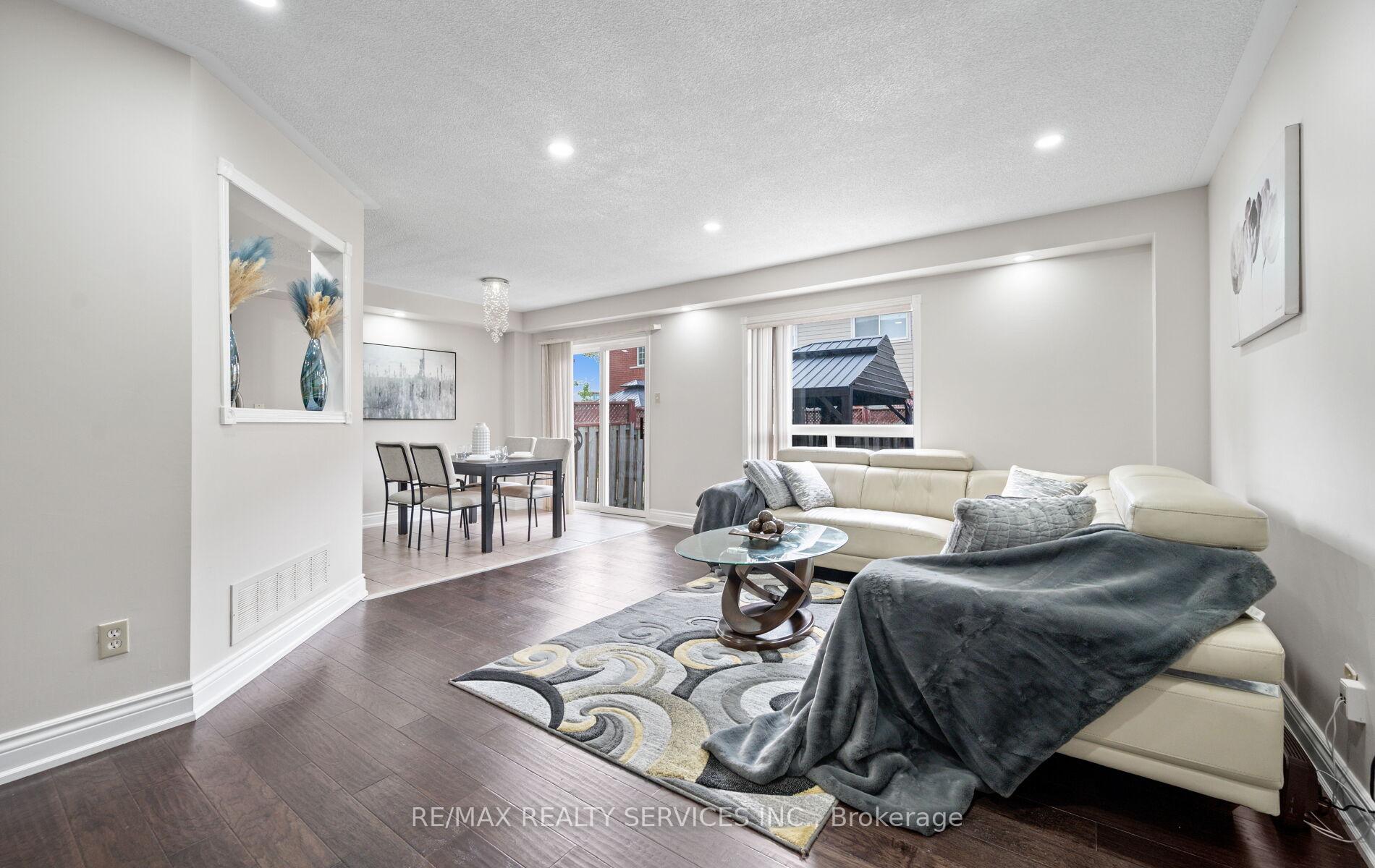 Photo 14 of 45 Heartleaf Crescent, Brampton, Fletcher's Meadow — HOMEH