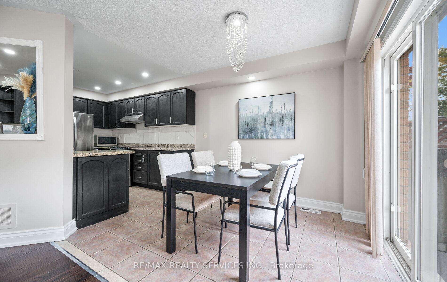 Photo 18 of 45 Heartleaf Crescent, Brampton, Fletcher's Meadow — HOMEH