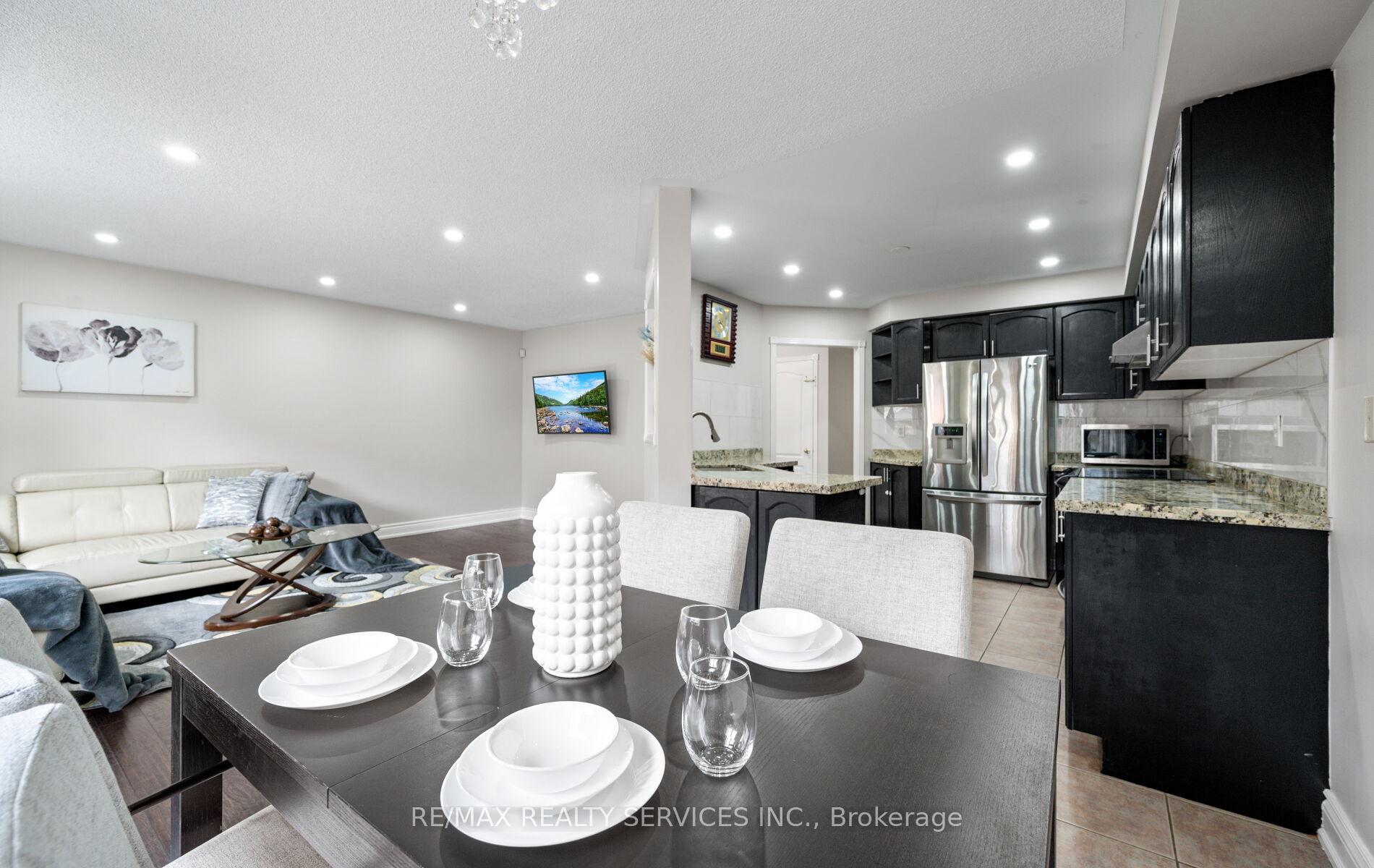 Photo 19 of 45 Heartleaf Crescent, Brampton, Fletcher's Meadow — HOMEH
