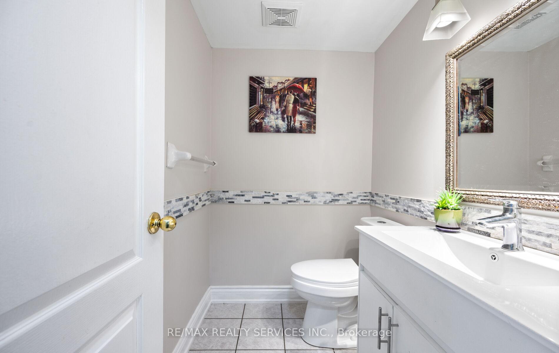 Photo 22 of 45 Heartleaf Crescent, Brampton, Fletcher's Meadow — HOMEH
