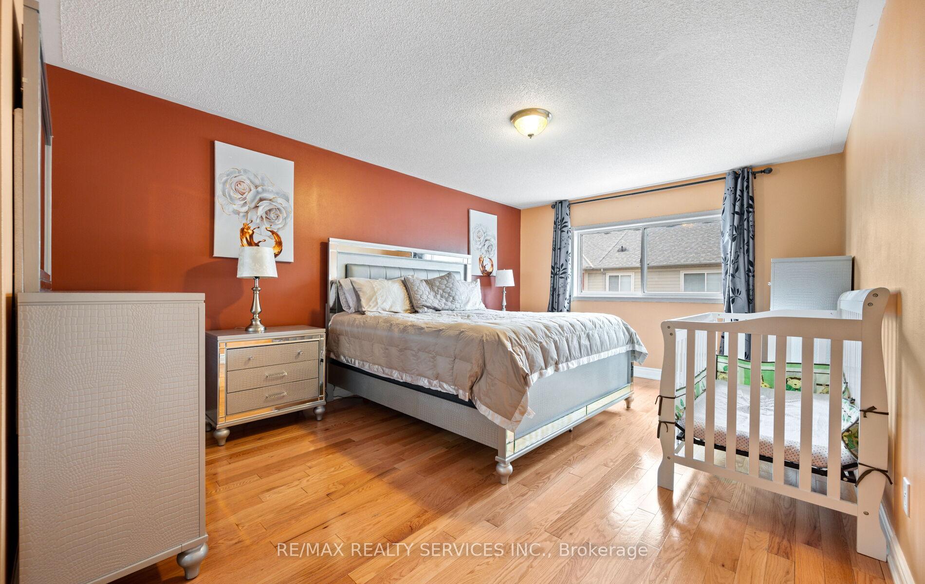 Photo 25 of 45 Heartleaf Crescent, Brampton, Fletcher's Meadow — HOMEH