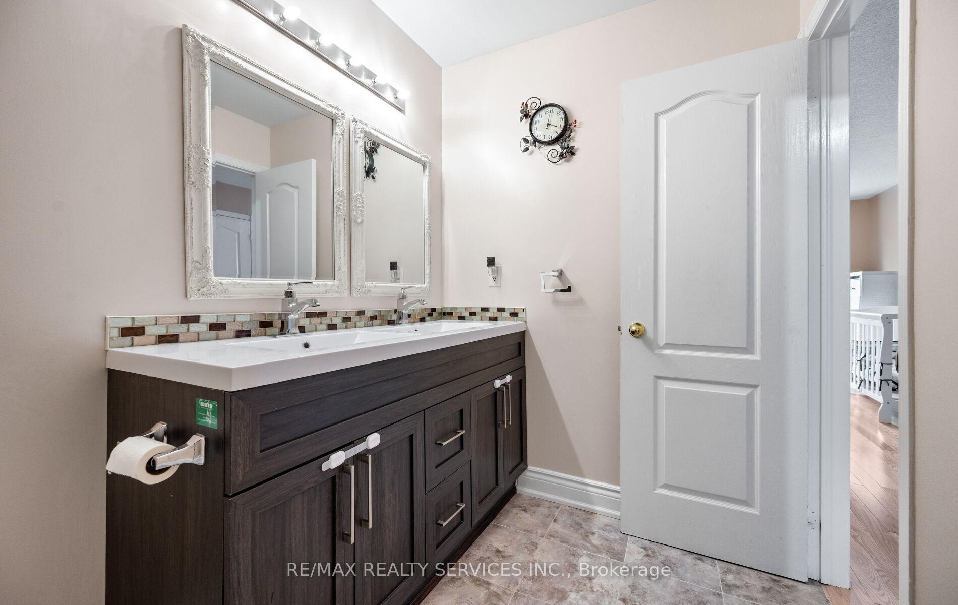 Photo 30 of 45 Heartleaf Crescent, Brampton, Fletcher's Meadow — HOMEH