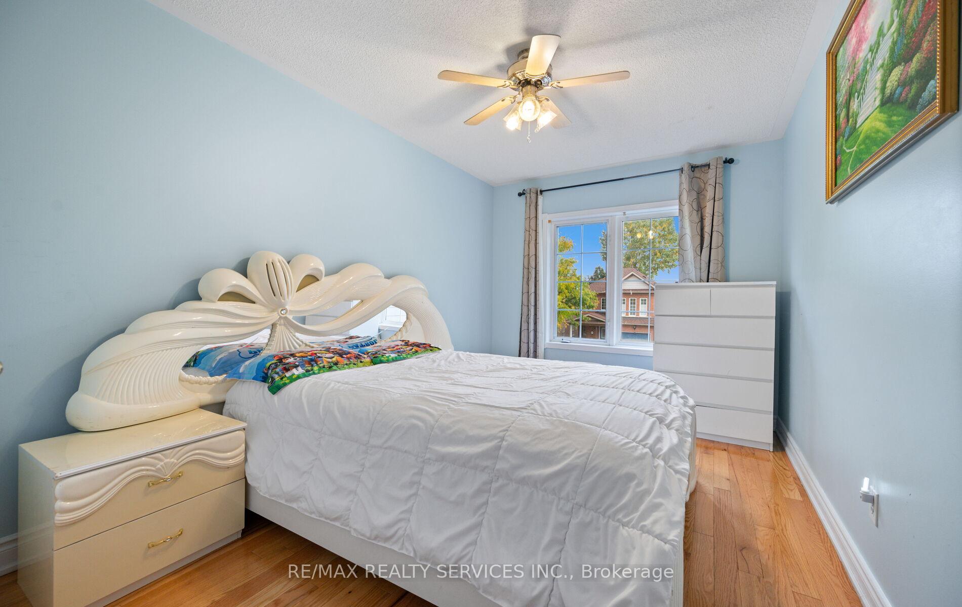 Photo 31 of 45 Heartleaf Crescent, Brampton, Fletcher's Meadow — HOMEH