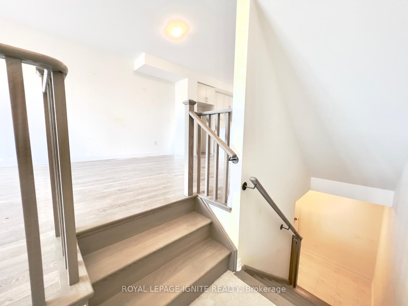 Photo 7 of 522 Hudson Crescent, Midland — HOMEH