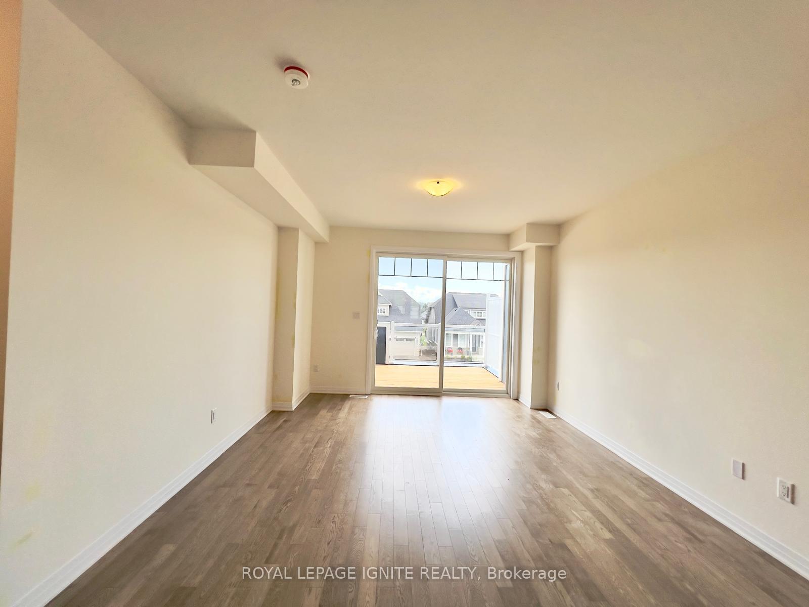 Photo 10 of 522 Hudson Crescent, Midland — HOMEH
