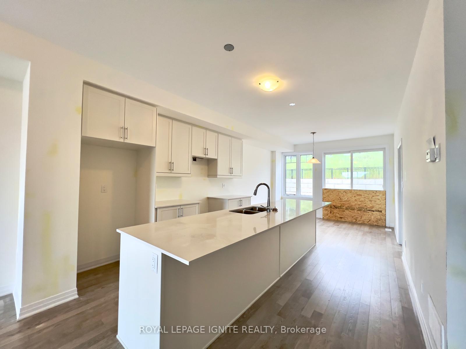 Photo 13 of 522 Hudson Crescent, Midland — HOMEH