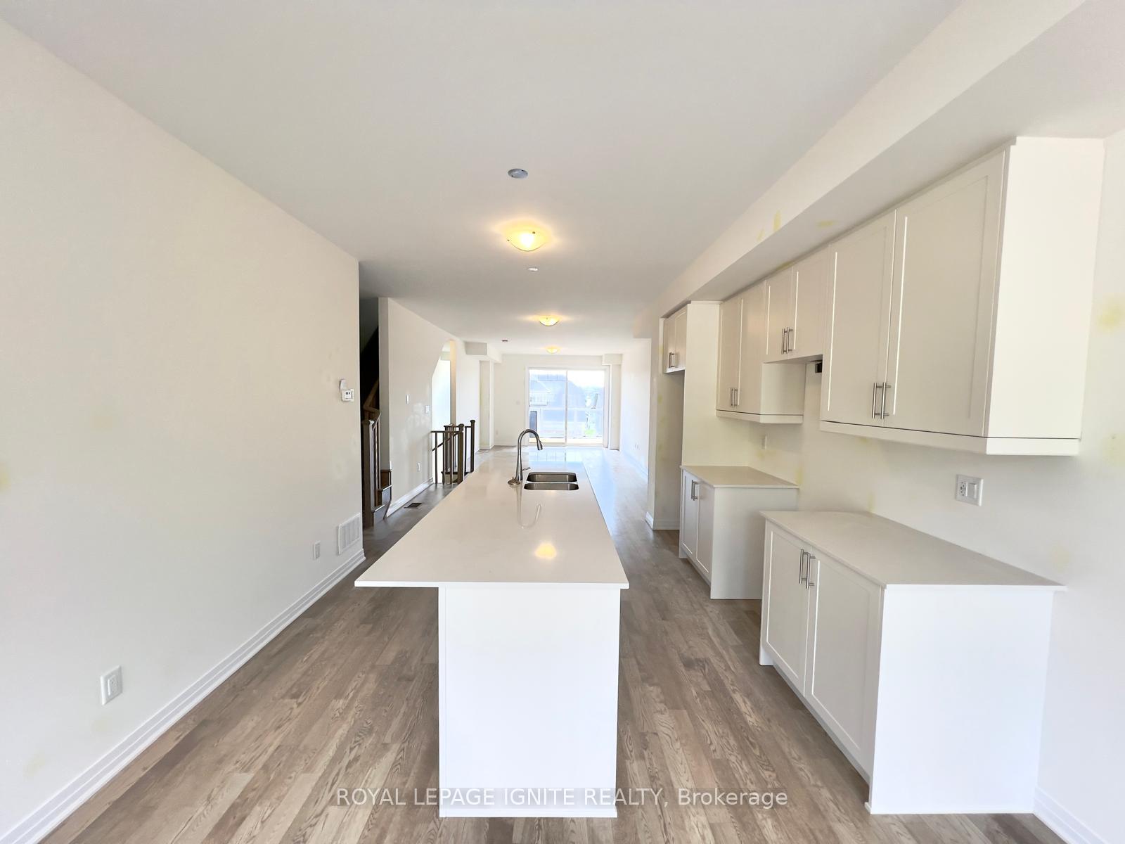 Photo 15 of 522 Hudson Crescent, Midland — HOMEH