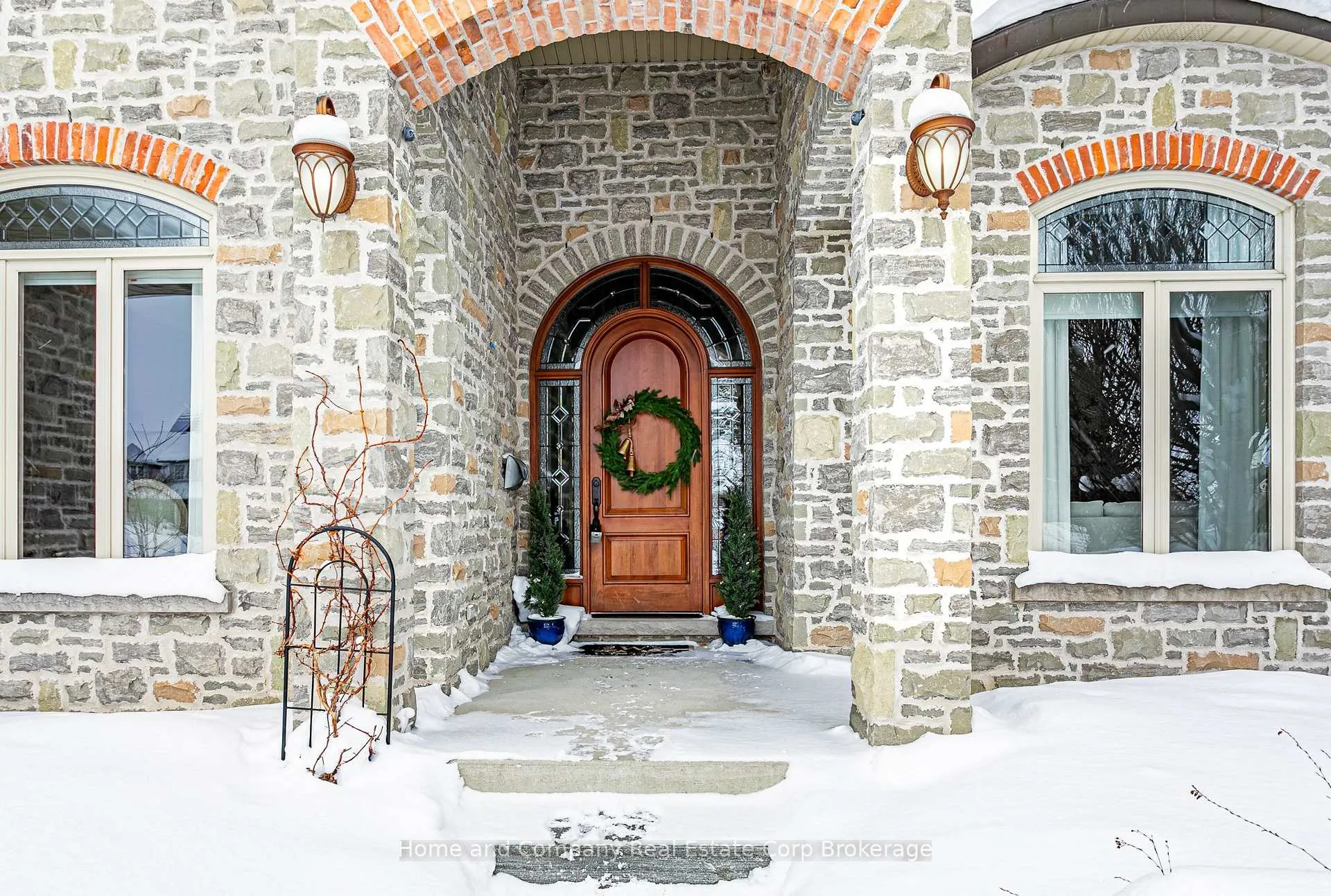 Photo 2 of 17 Sir Adam Beck Road, Stratford — HOMEH