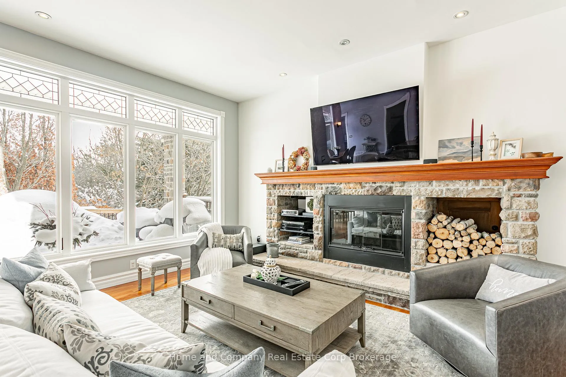 Photo 9 of 17 Sir Adam Beck Road, Stratford — HOMEH