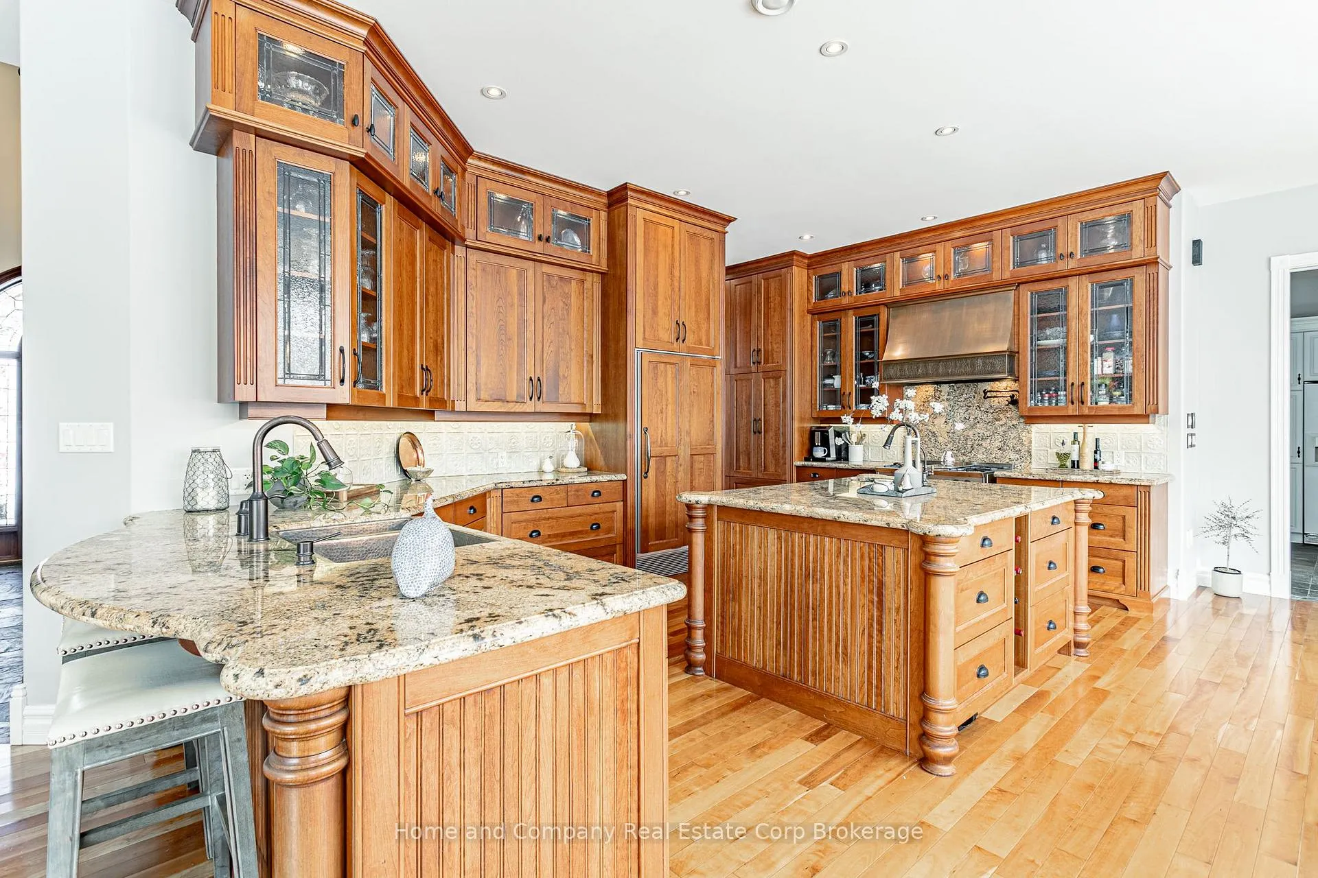 Photo 12 of 17 Sir Adam Beck Road, Stratford — HOMEH