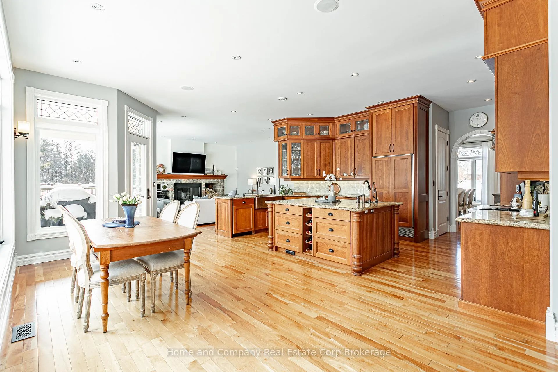 Photo 13 of 17 Sir Adam Beck Road, Stratford — HOMEH