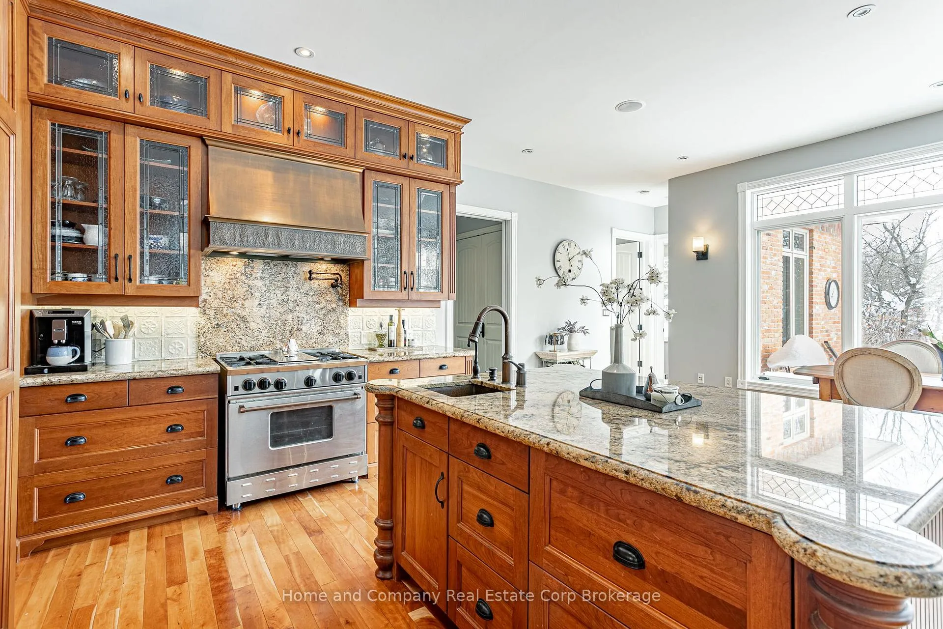 Photo 15 of 17 Sir Adam Beck Road, Stratford — HOMEH