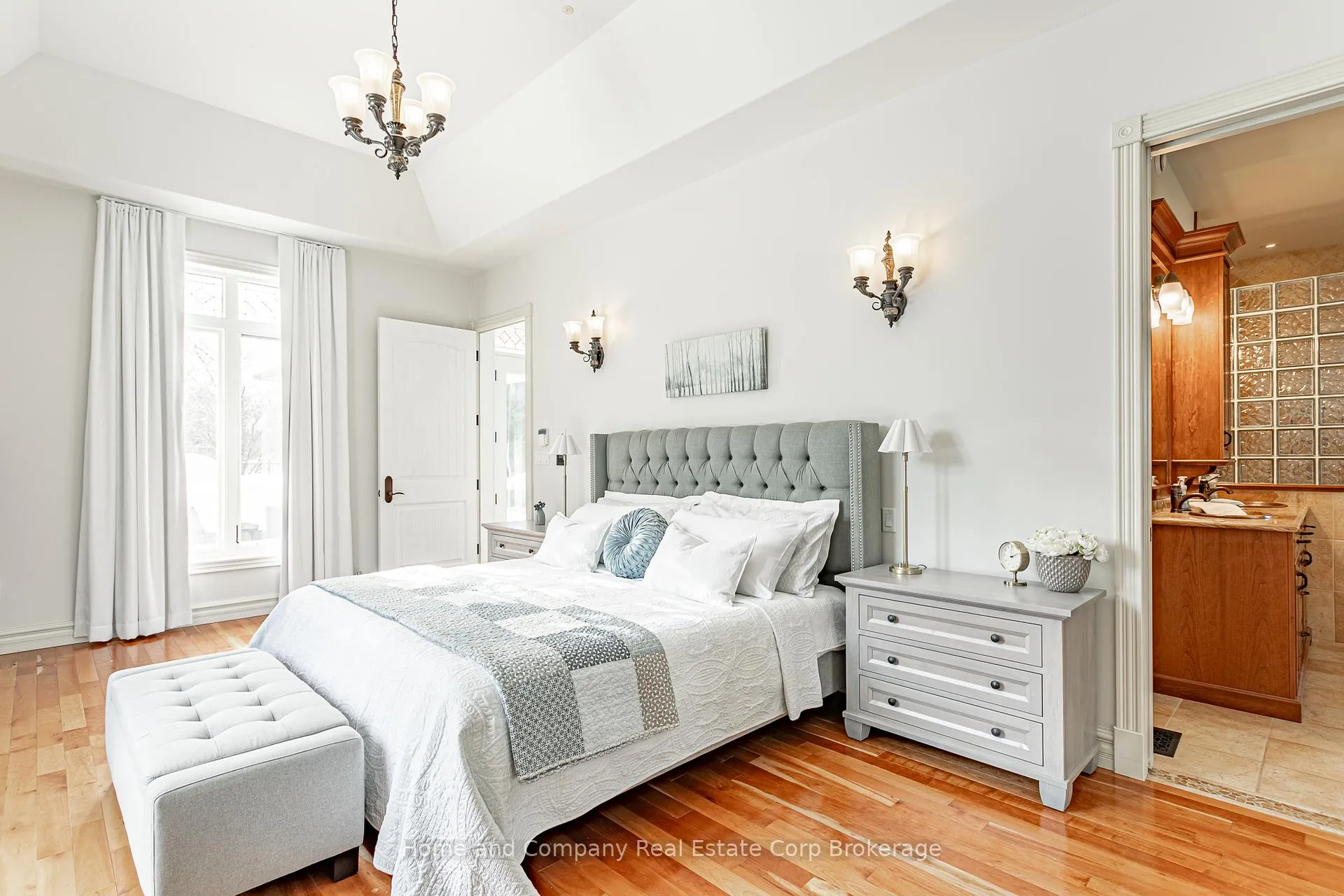 Photo 18 of 17 Sir Adam Beck Road, Stratford — HOMEH