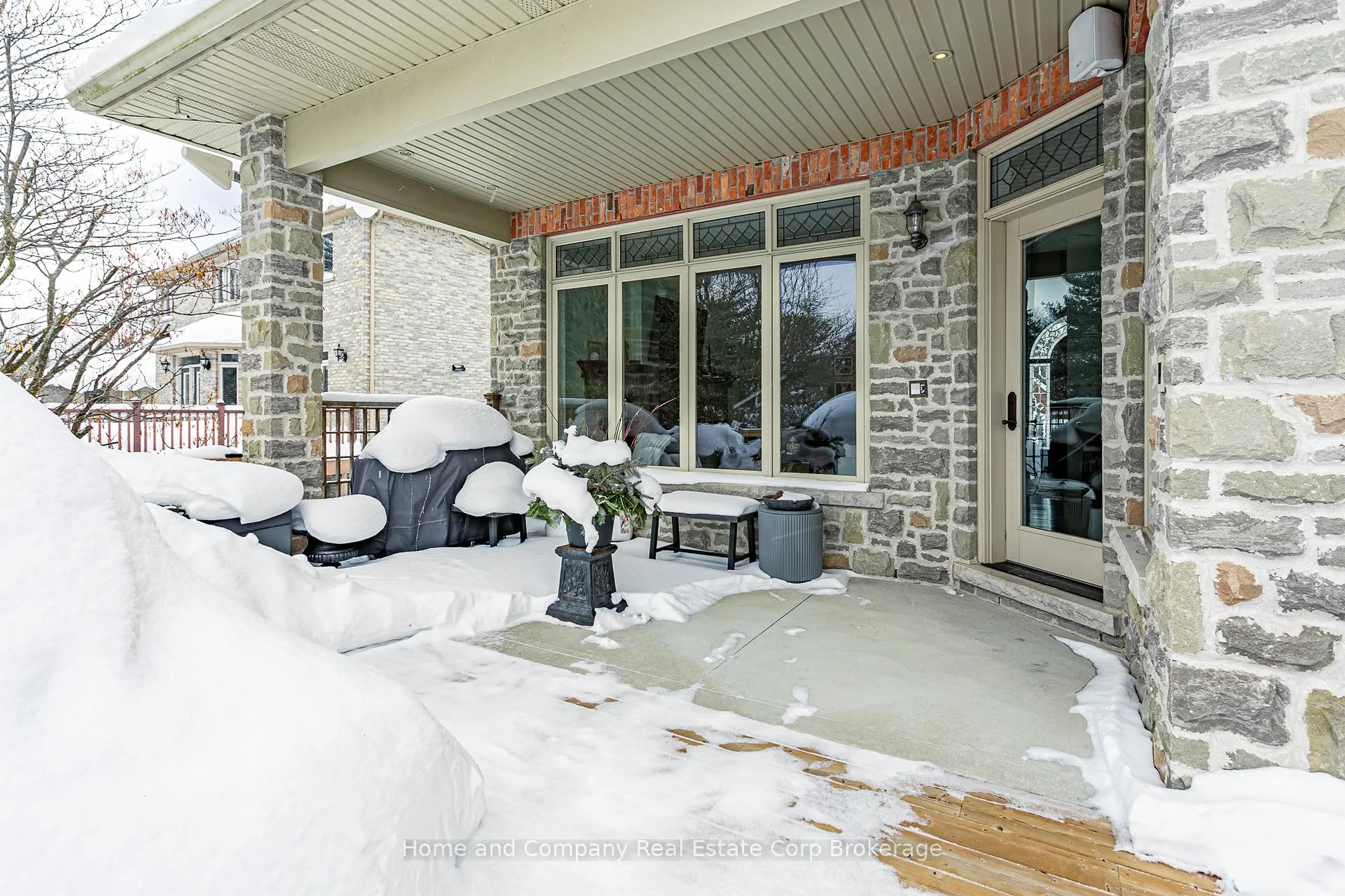 Photo 32 of 17 Sir Adam Beck Road, Stratford — HOMEH