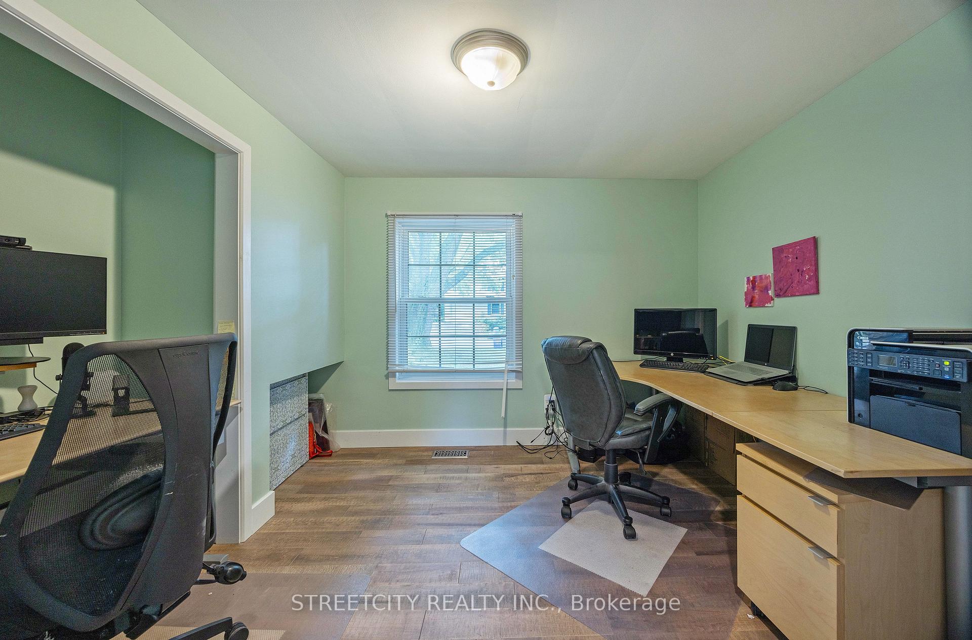 Photo 23 of 747 Westbury Crescent, London, South O — HOMEH
