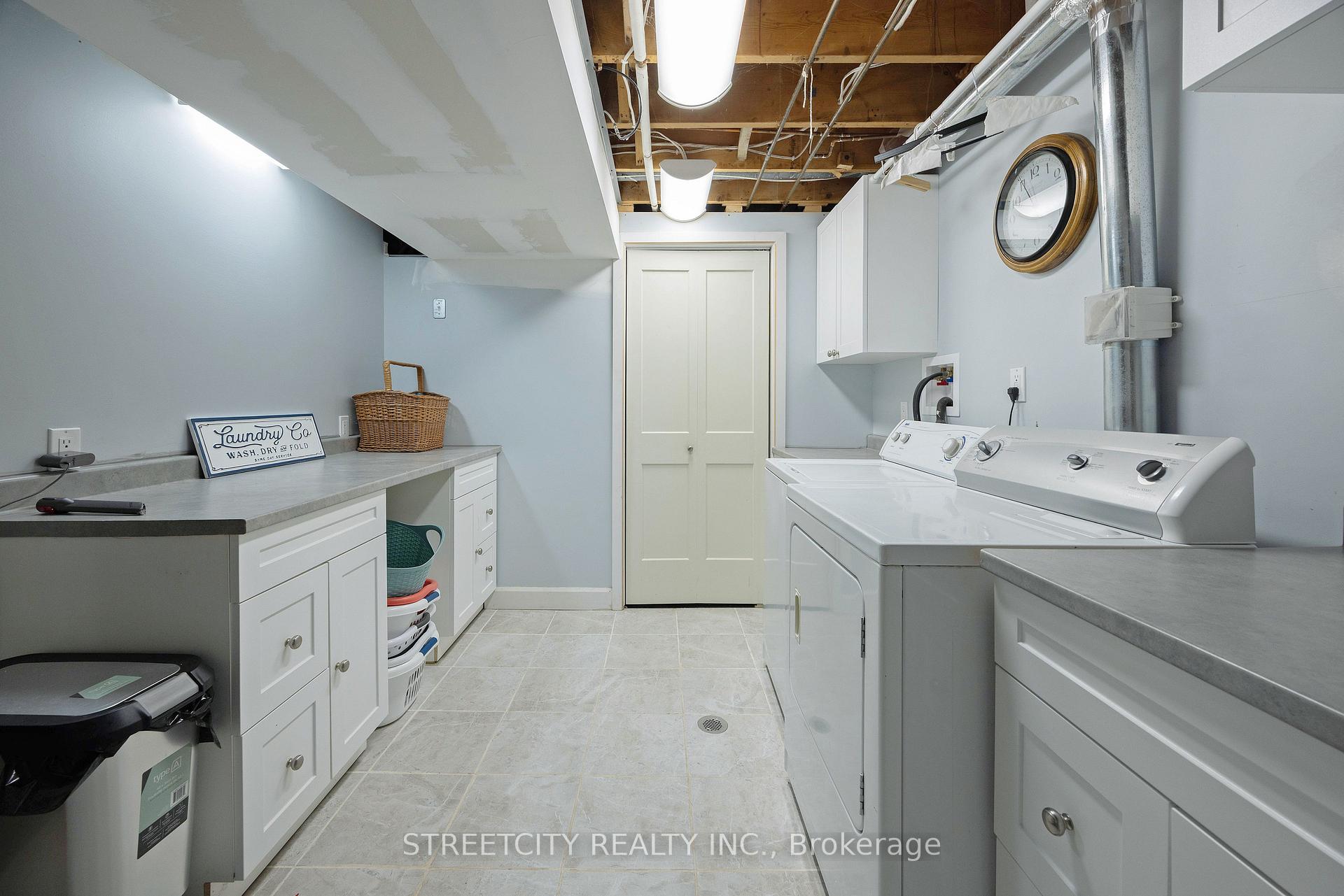 Photo 28 of 747 Westbury Crescent, London, South O — HOMEH
