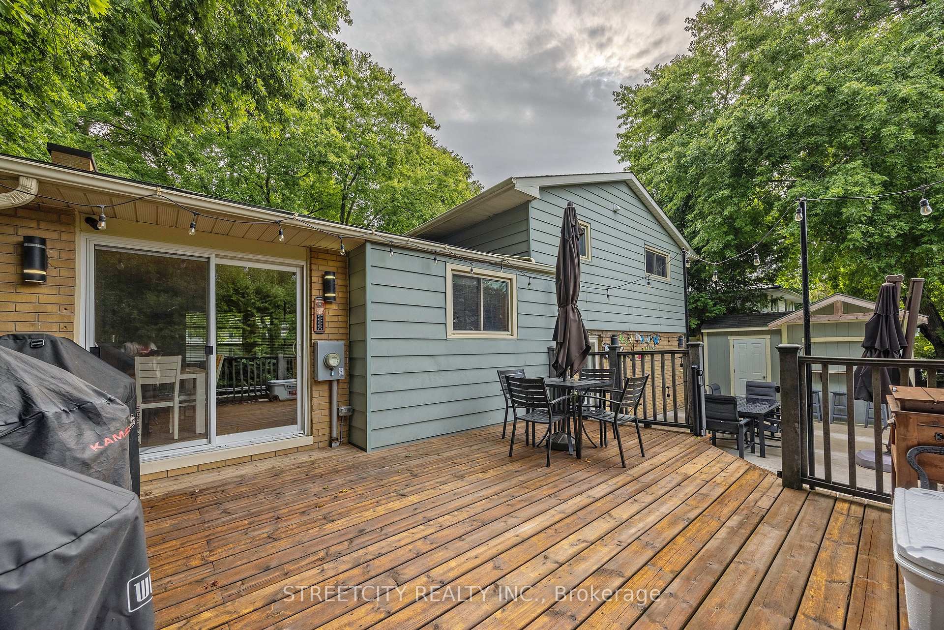 Photo 31 of 747 Westbury Crescent, London, South O — HOMEH